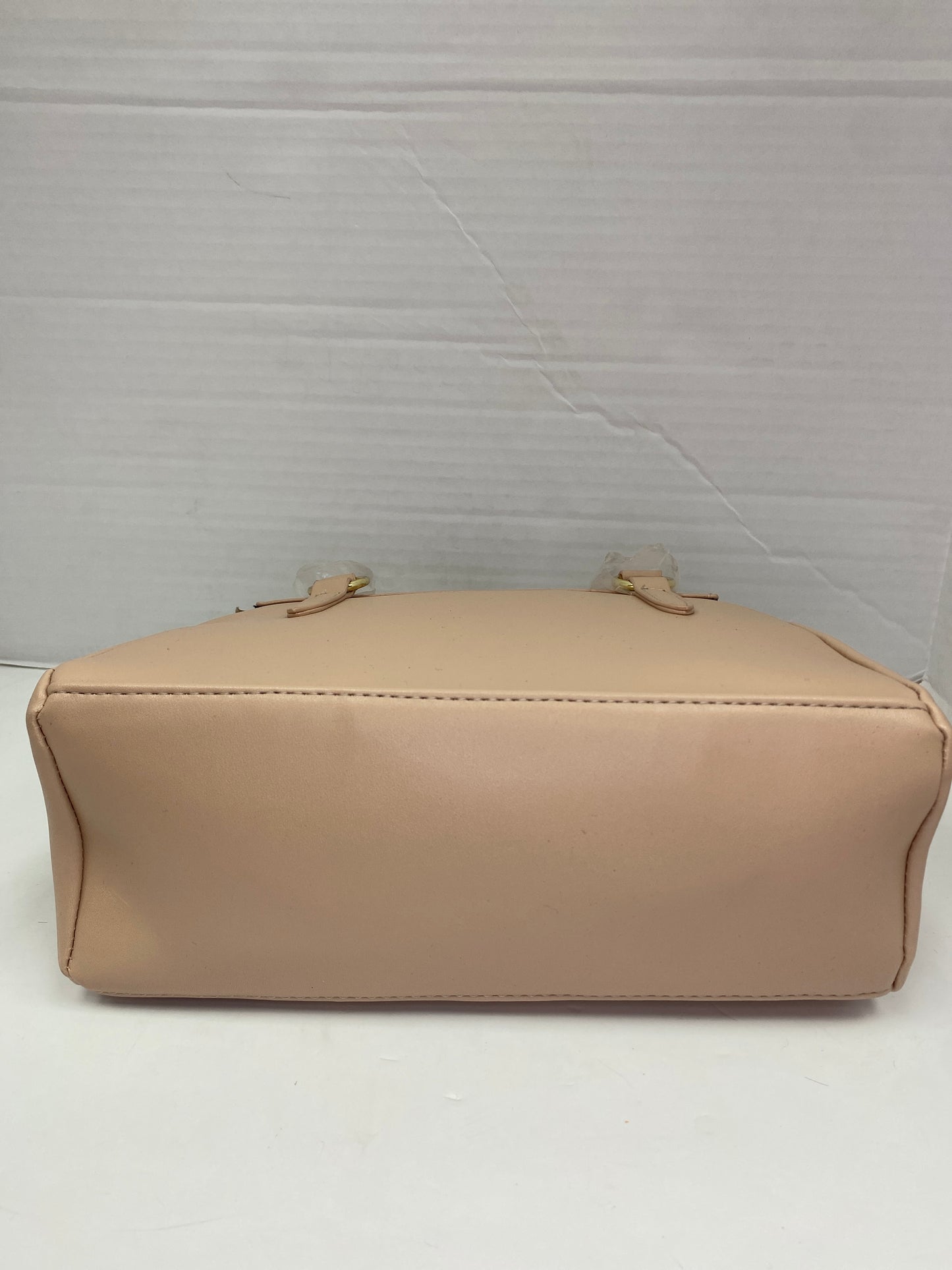 Handbag By Betsey Johnson Size: Medium