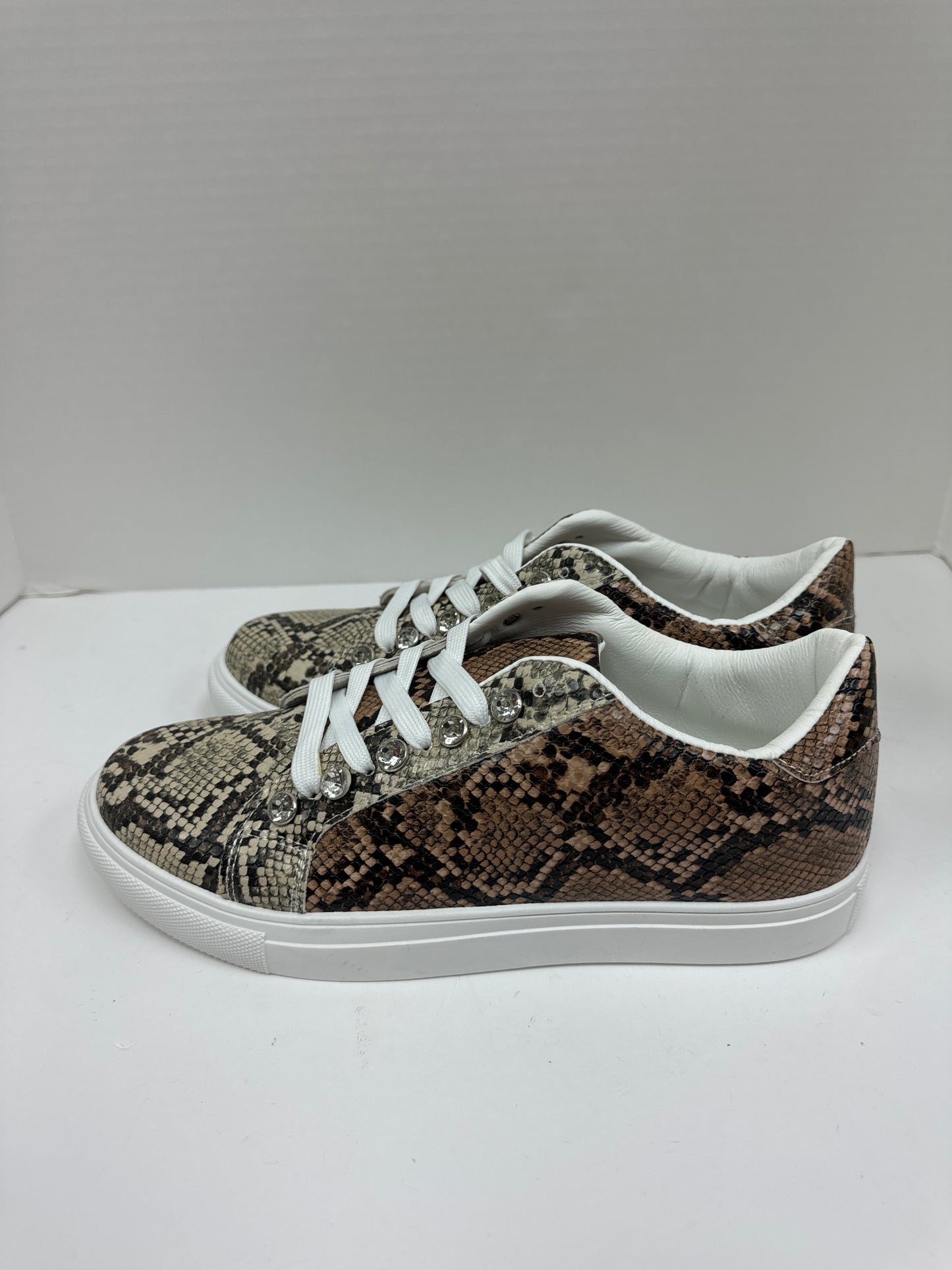 Shoes Sneakers By Olivia Miller Size: 11