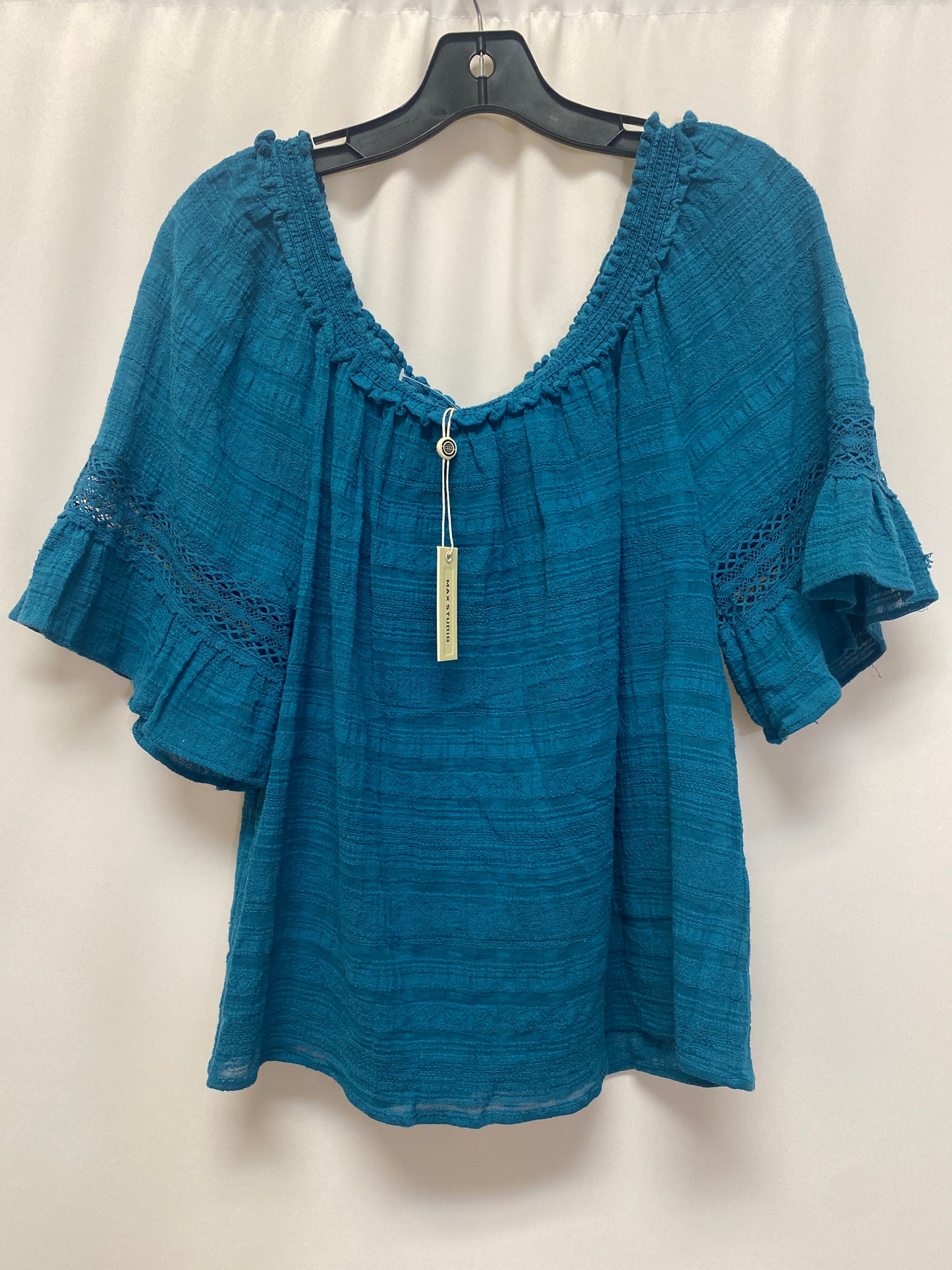 Top Short Sleeve By Max Studio Size: M