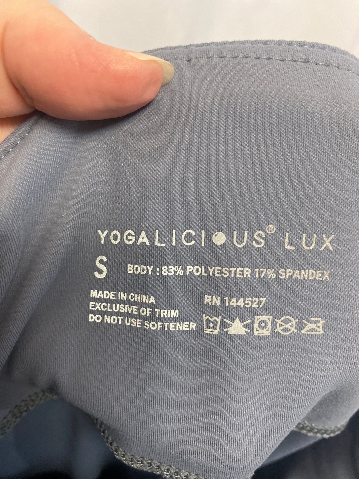 Athletic Leggings By Yogalicious In Grey, Size: S