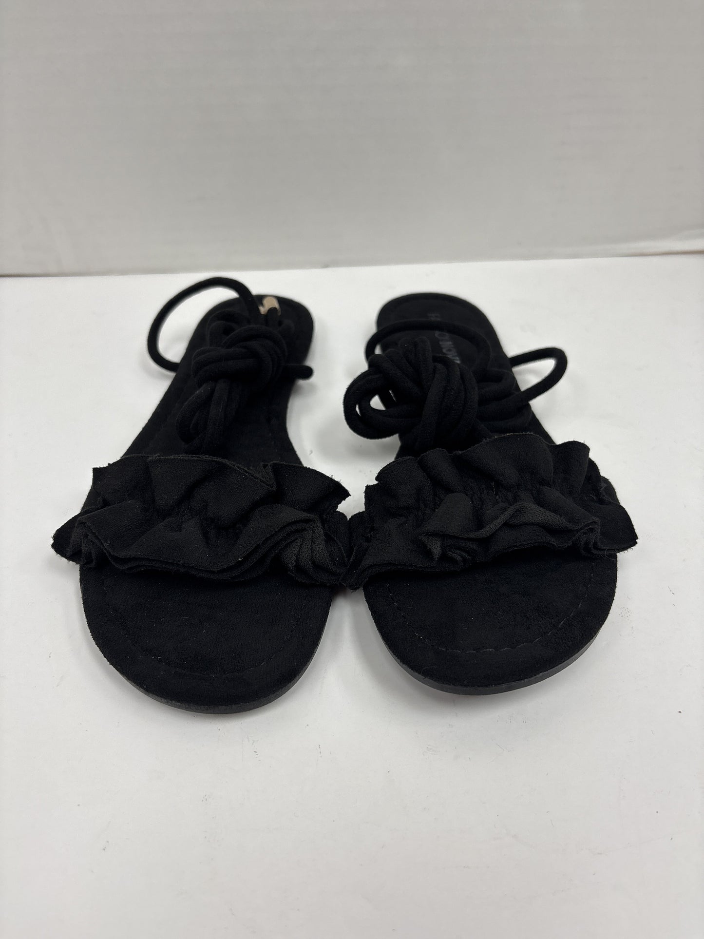 Sandals Flats By Fashion Nova Size: 8
