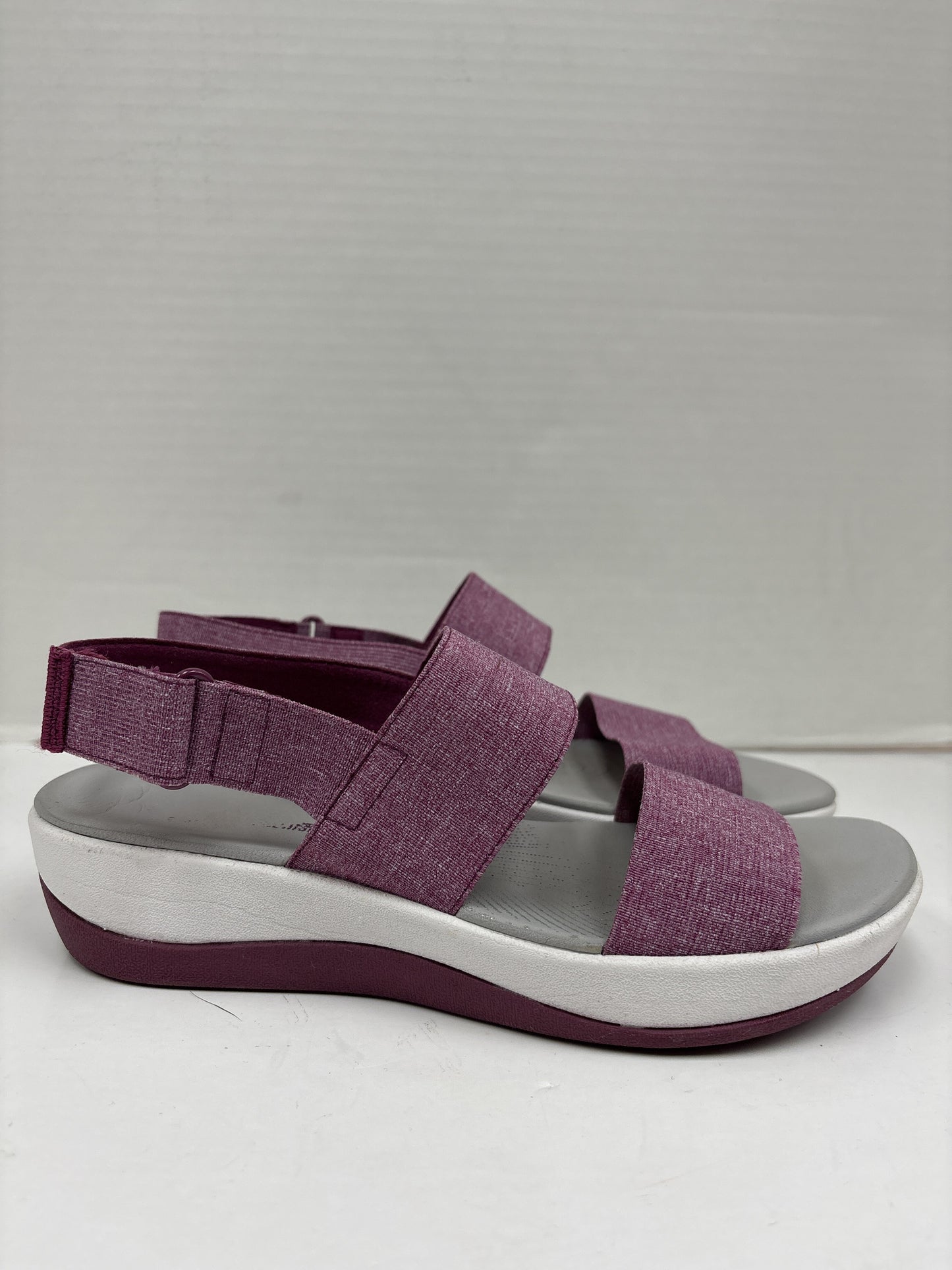 Sandals Flats By Clarks Size: 7