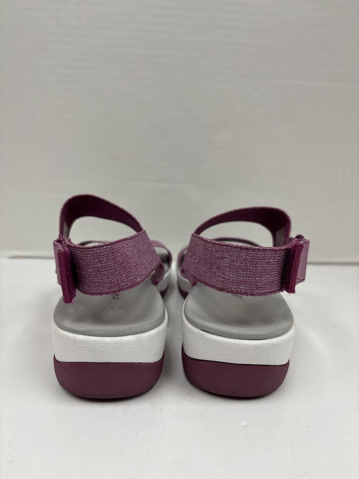 Sandals Flats By Clarks Size: 7