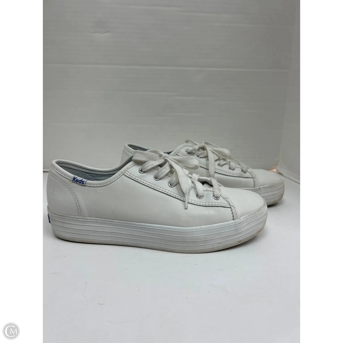 Shoes Sneakers By Keds In White, Size: 8.5