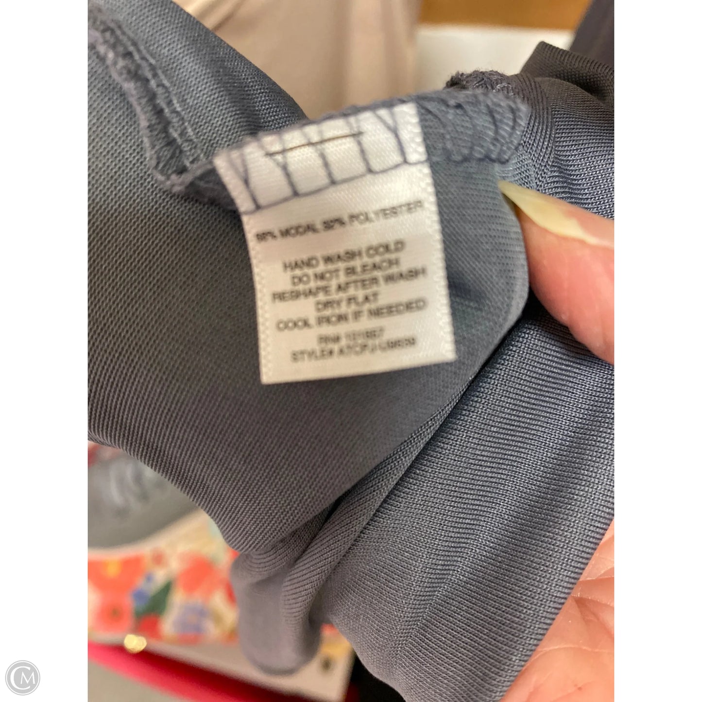 Top Sleeveless By Tresics In Grey, Size: L