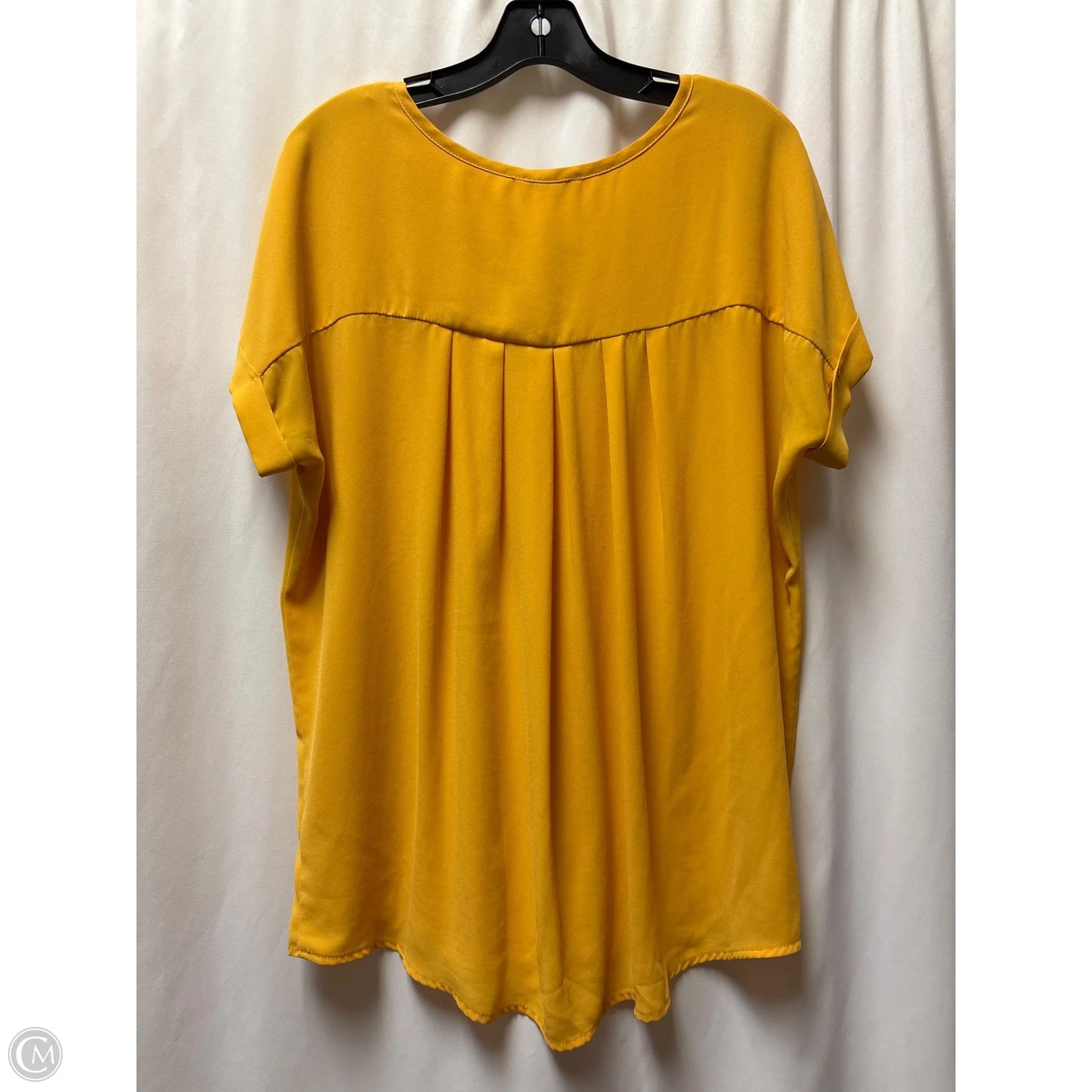 Top Short Sleeve By Pleione In Yellow, Size: Xl