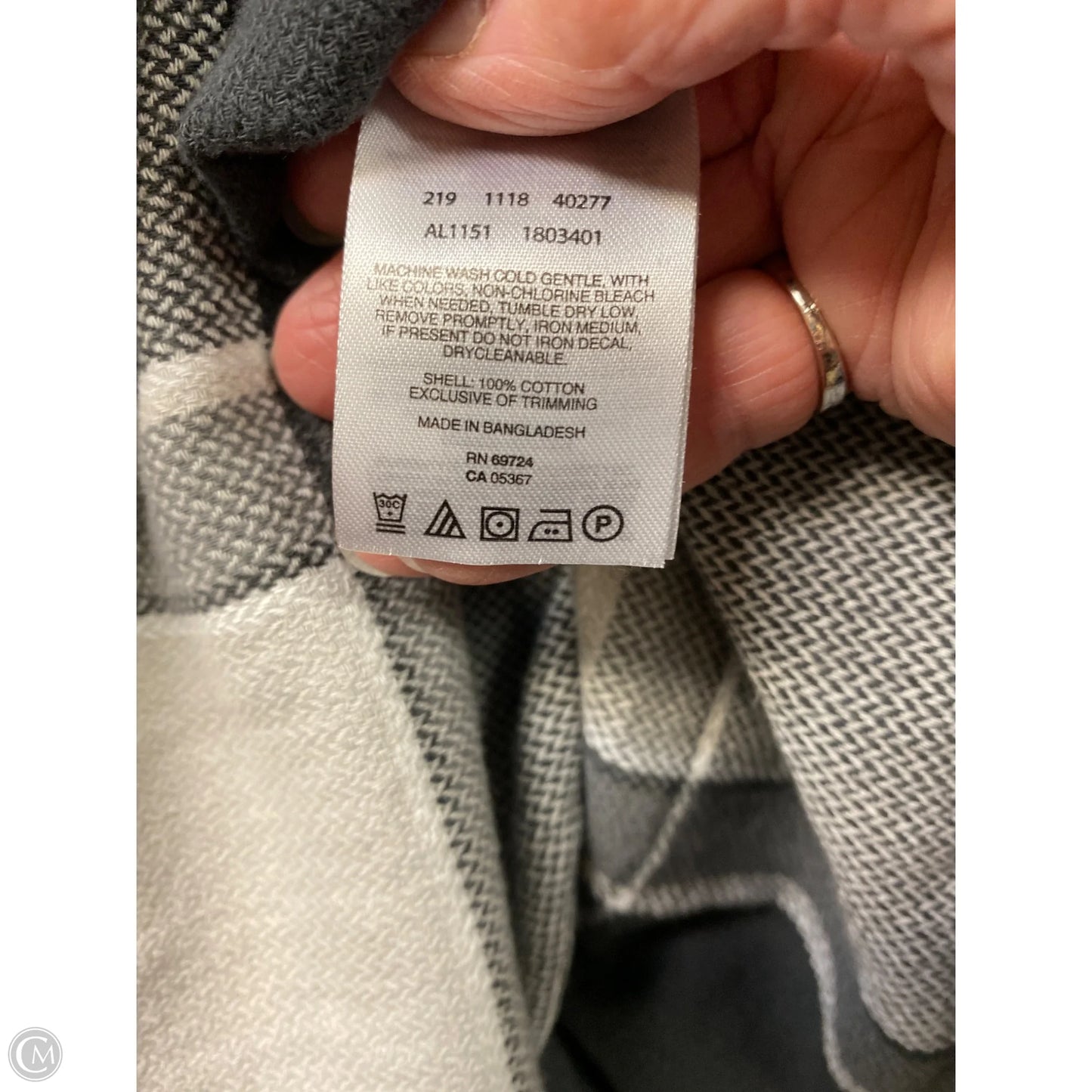 Top Long Sleeve By Columbia In Grey, Size: L