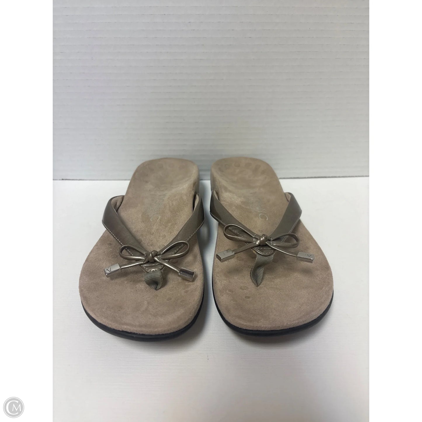 Sandals Flats By Vionic In Beige, Size: 8