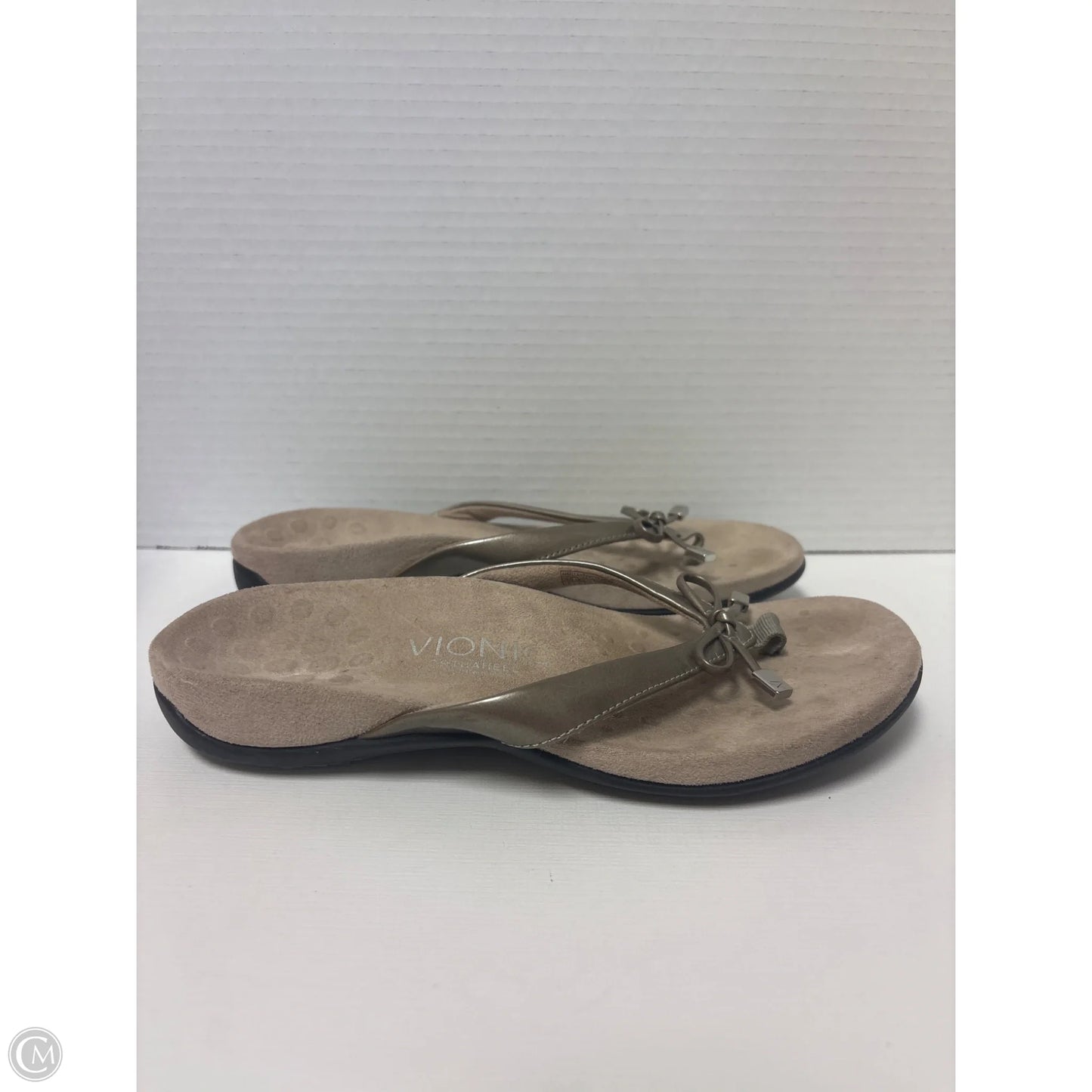 Sandals Flats By Vionic In Beige, Size: 8