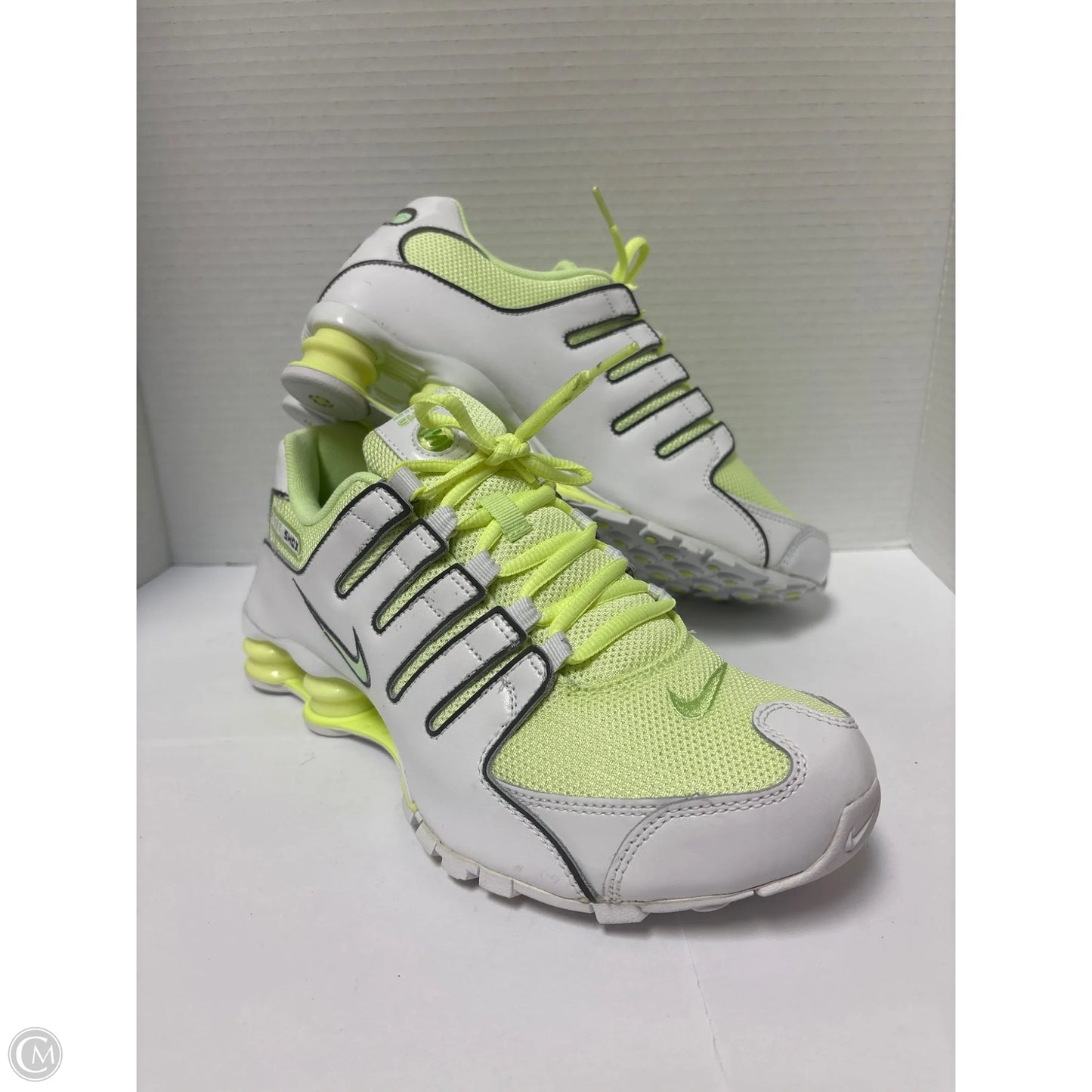 Shoes Athletic By Nike In Yellow, Size: 9.5