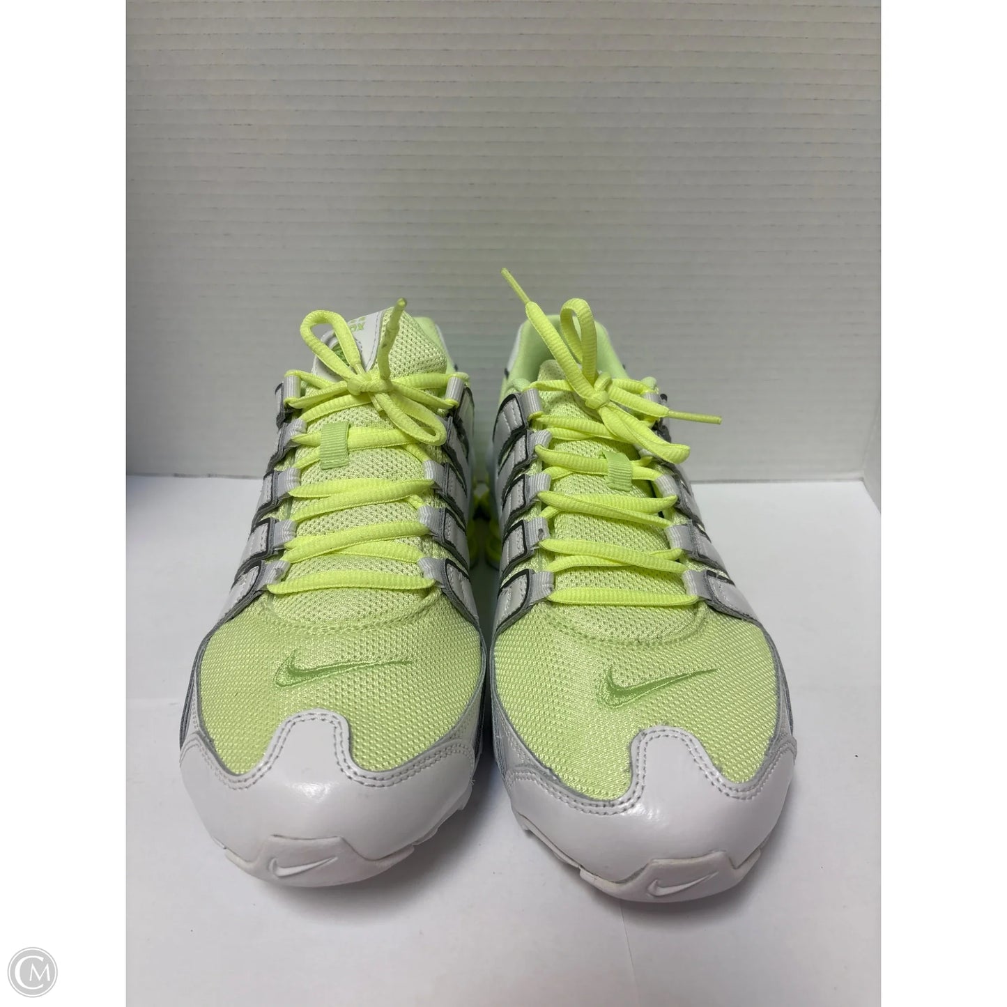 Shoes Athletic By Nike In Yellow, Size: 9.5