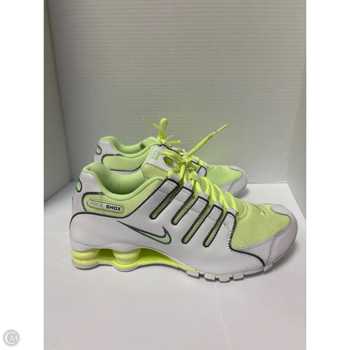 Shoes Athletic By Nike In Yellow, Size: 9.5