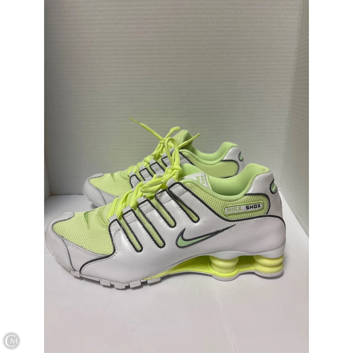 Shoes Athletic By Nike In Yellow, Size: 9.5