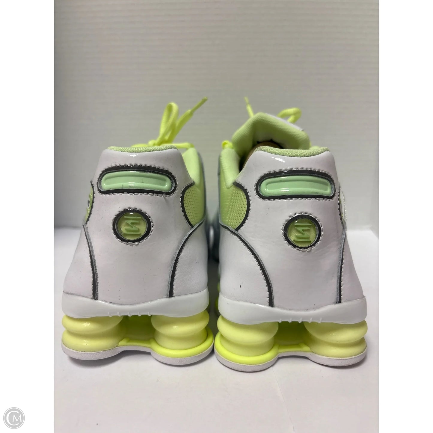 Shoes Athletic By Nike In Yellow, Size: 9.5