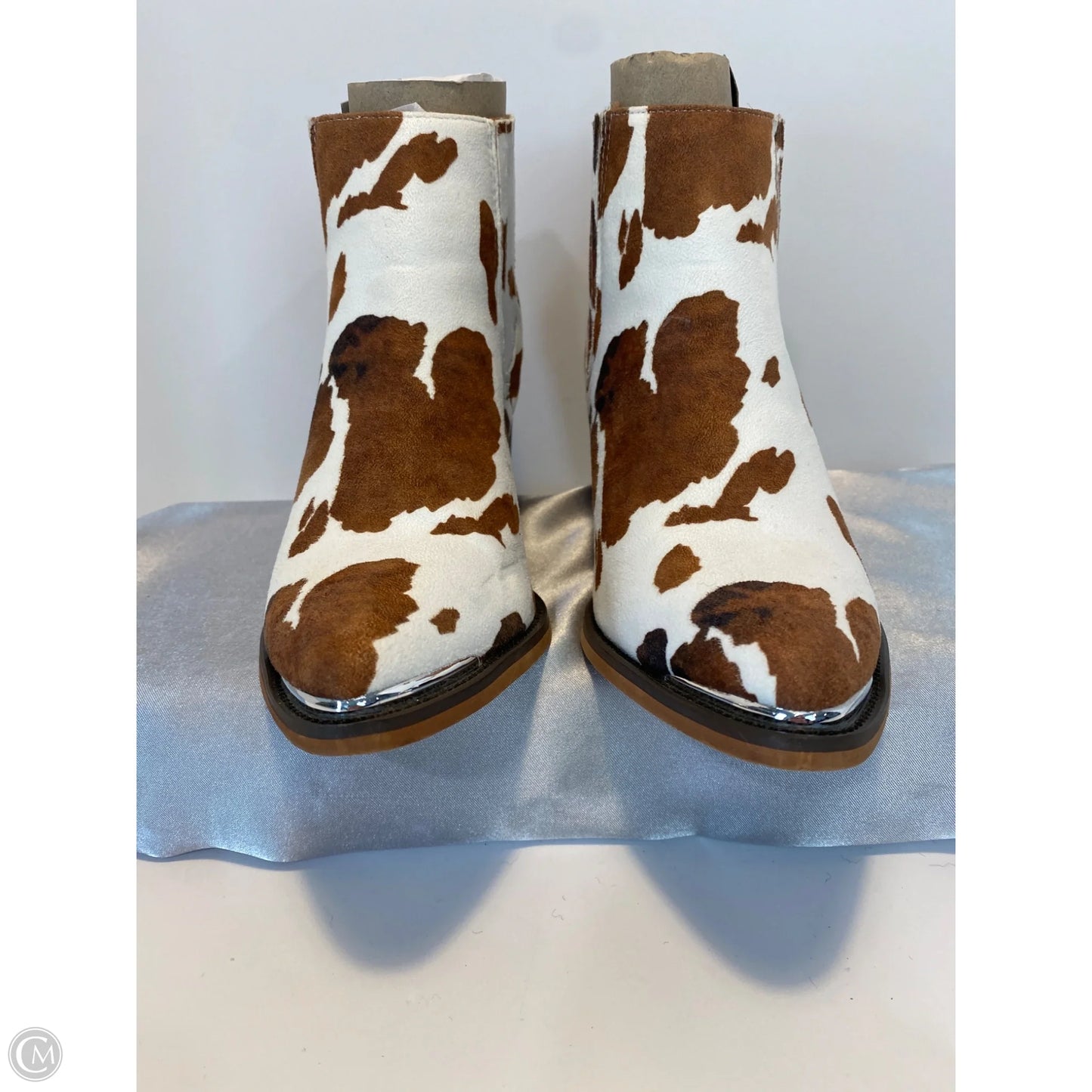 Boots Ankle Heels By Clothes Mentor In Animal Print, Size: 7