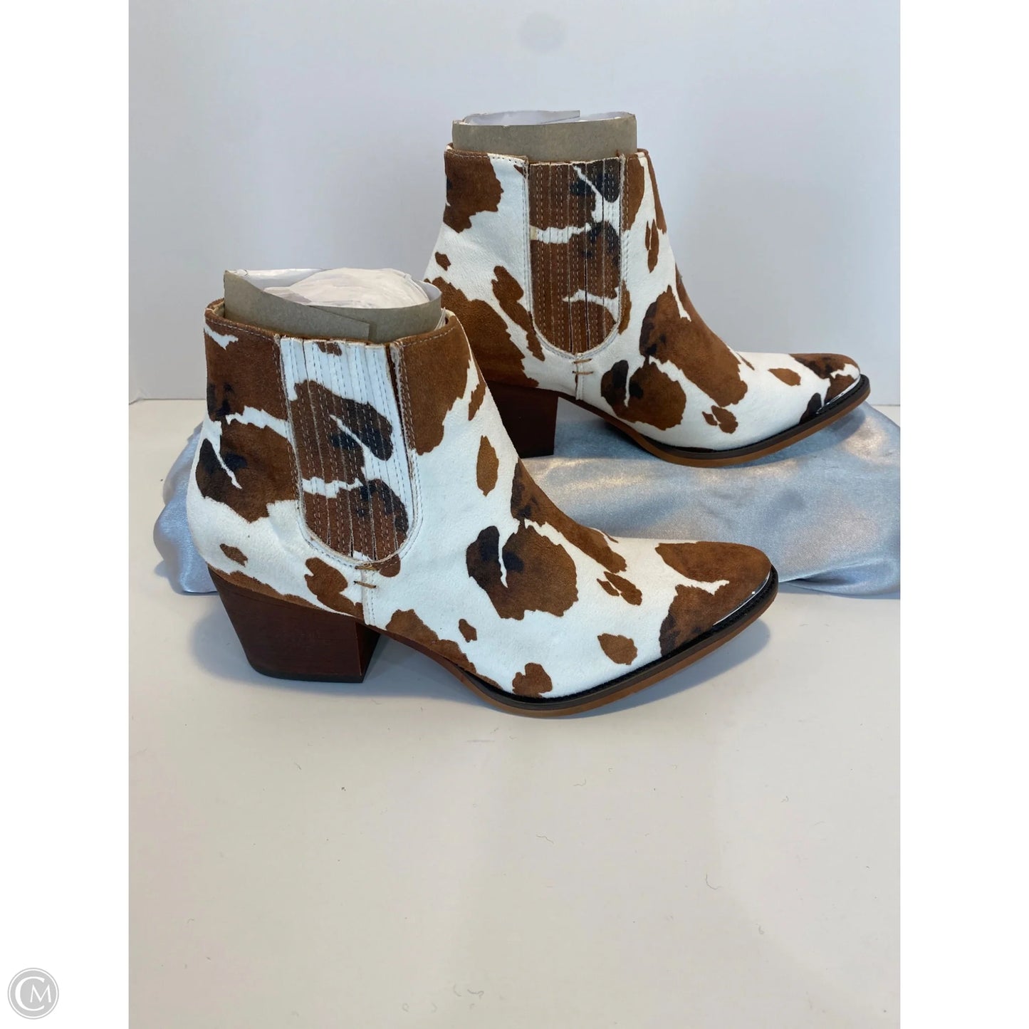 Boots Ankle Heels By Clothes Mentor In Animal Print, Size: 7