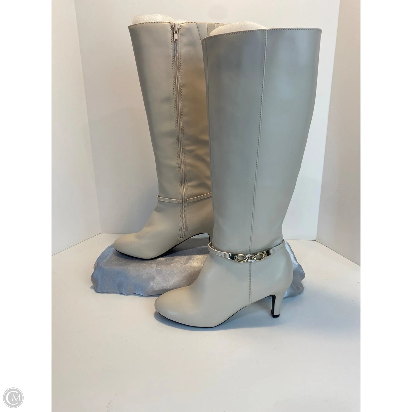 Boots Knee Heels By Clothes Mentor In Cream, Size: 6.5