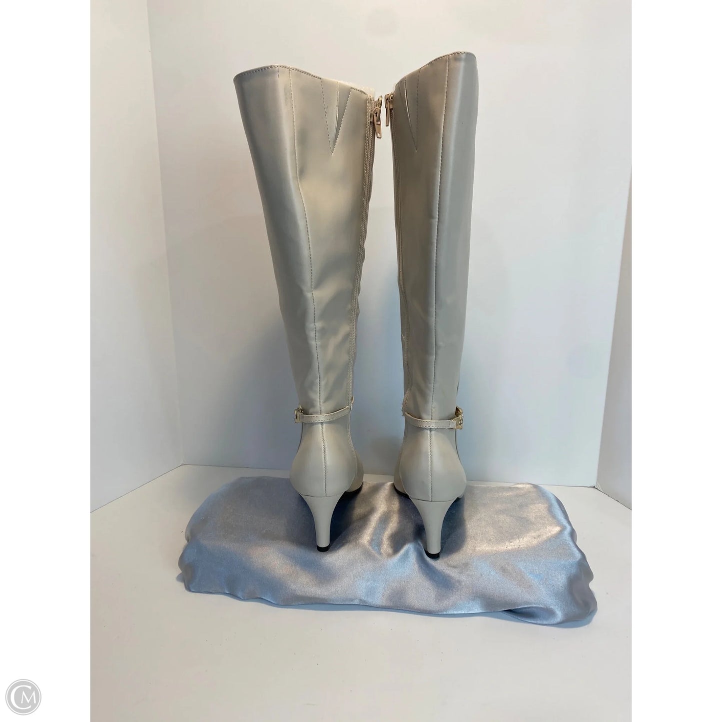 Boots Knee Heels By Clothes Mentor In Cream, Size: 6.5