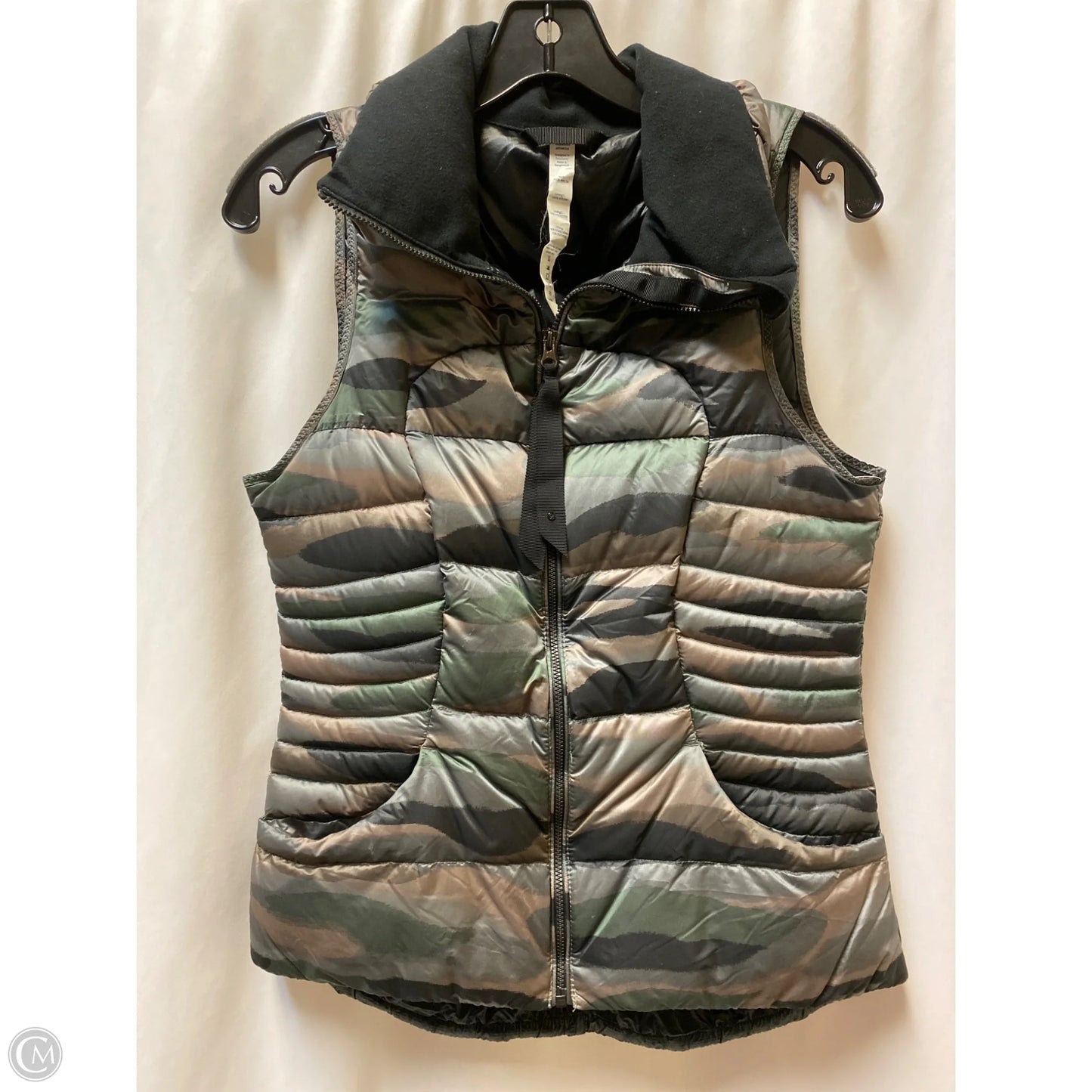 Vest Puffer & Quilted By Lululemon In Camouflage Print, Size: 6
