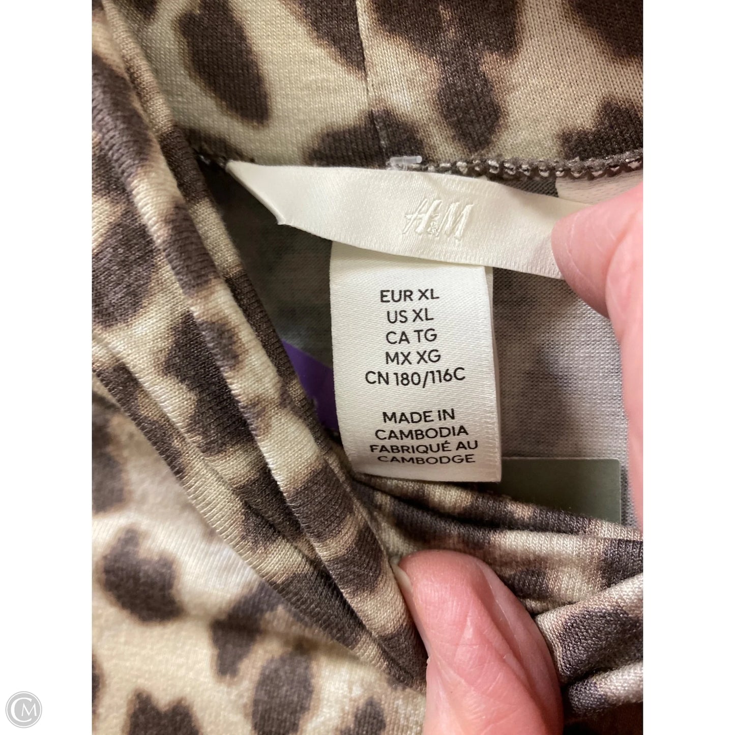 Top Long Sleeve By H&m In Animal Print, Size: Xl