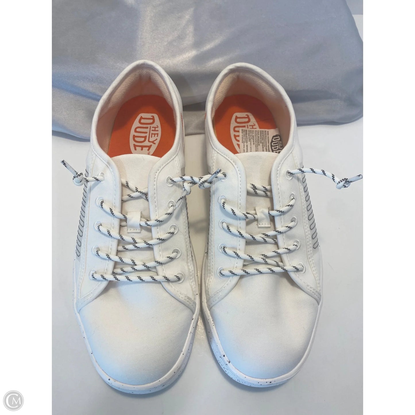 Shoes Sneakers By Hey Dude In White, Size: 10