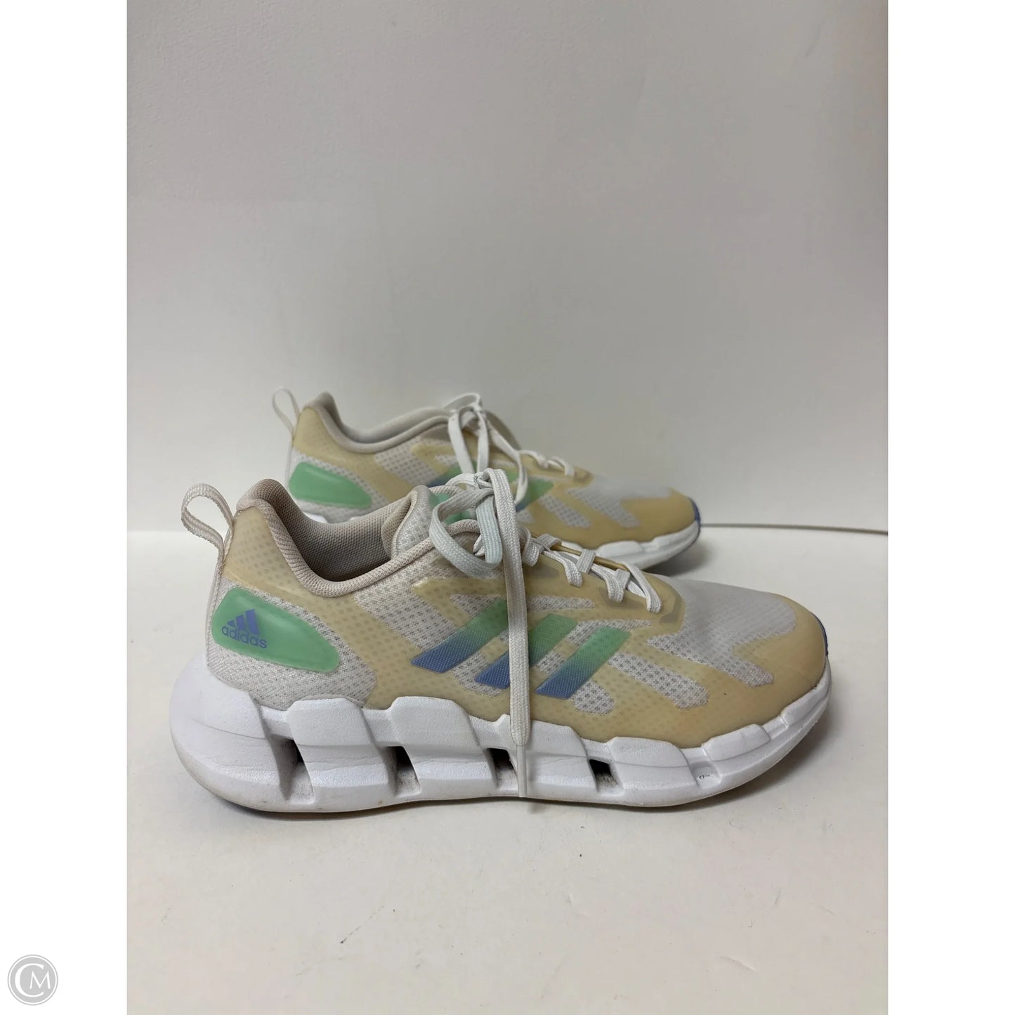 Shoes Athletic By Clothes Mentor In White, Size: 10