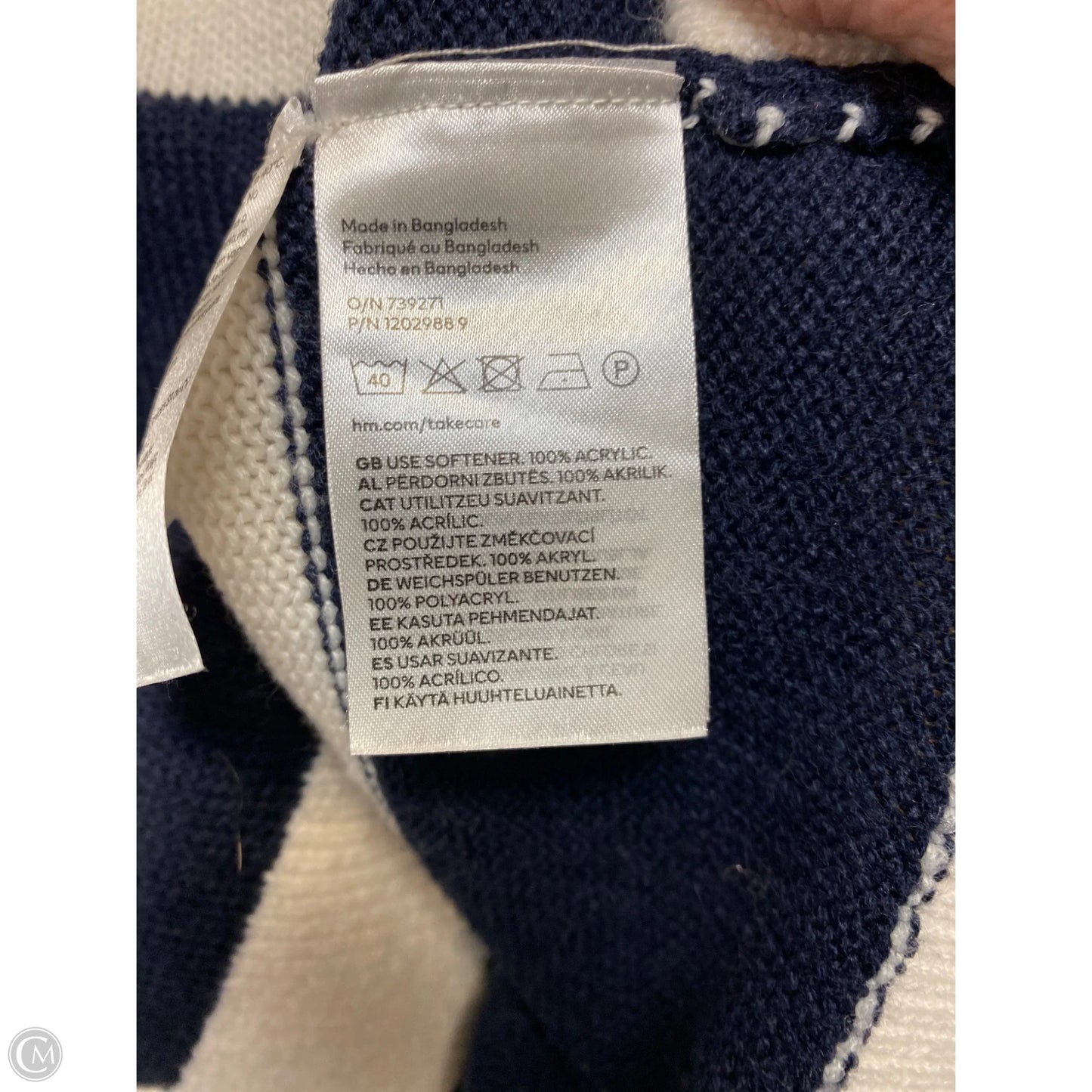 Sweater By Divided In Navy, Size: M