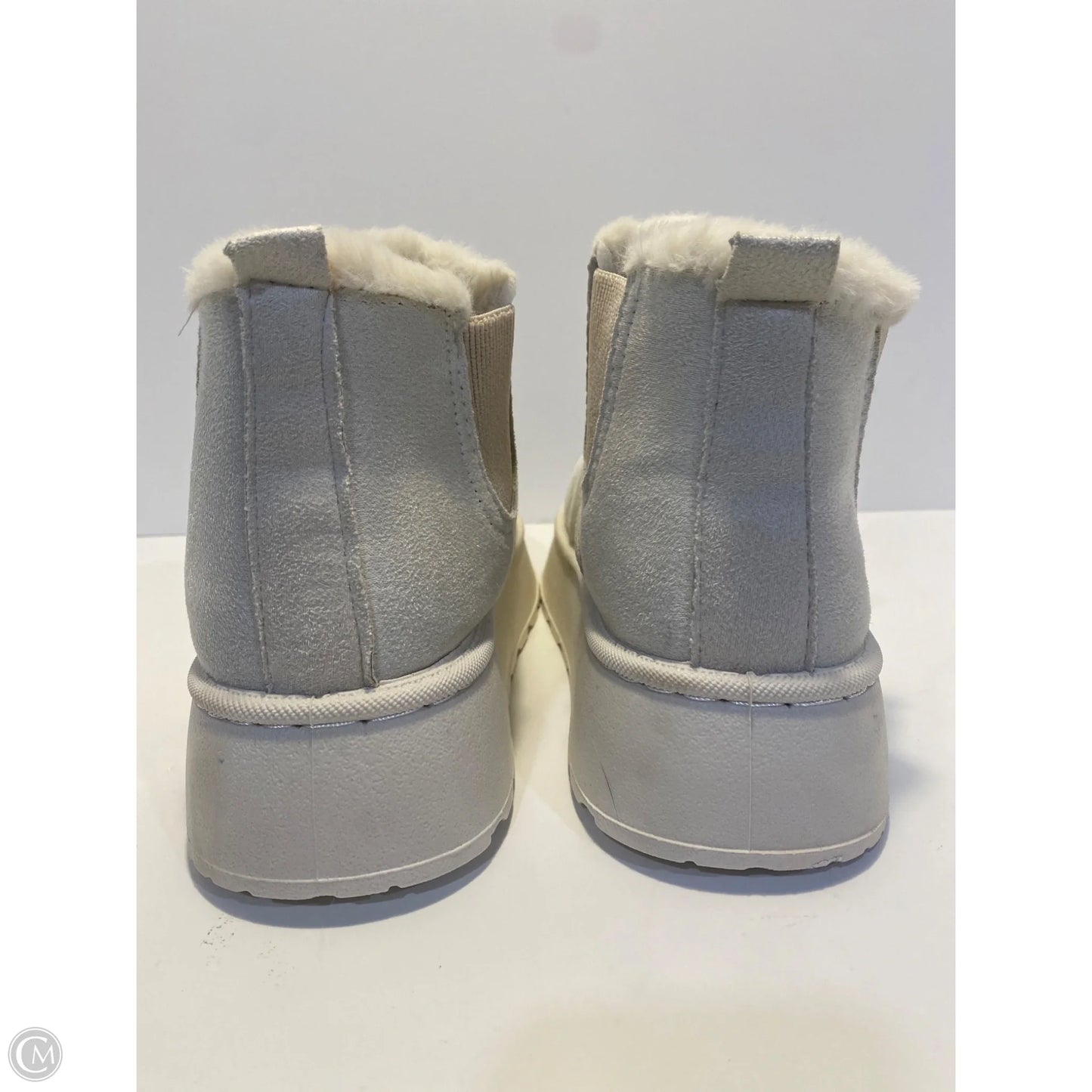 Boots Ankle Flats By Clothes Mentor In Cream, Size: 9.5