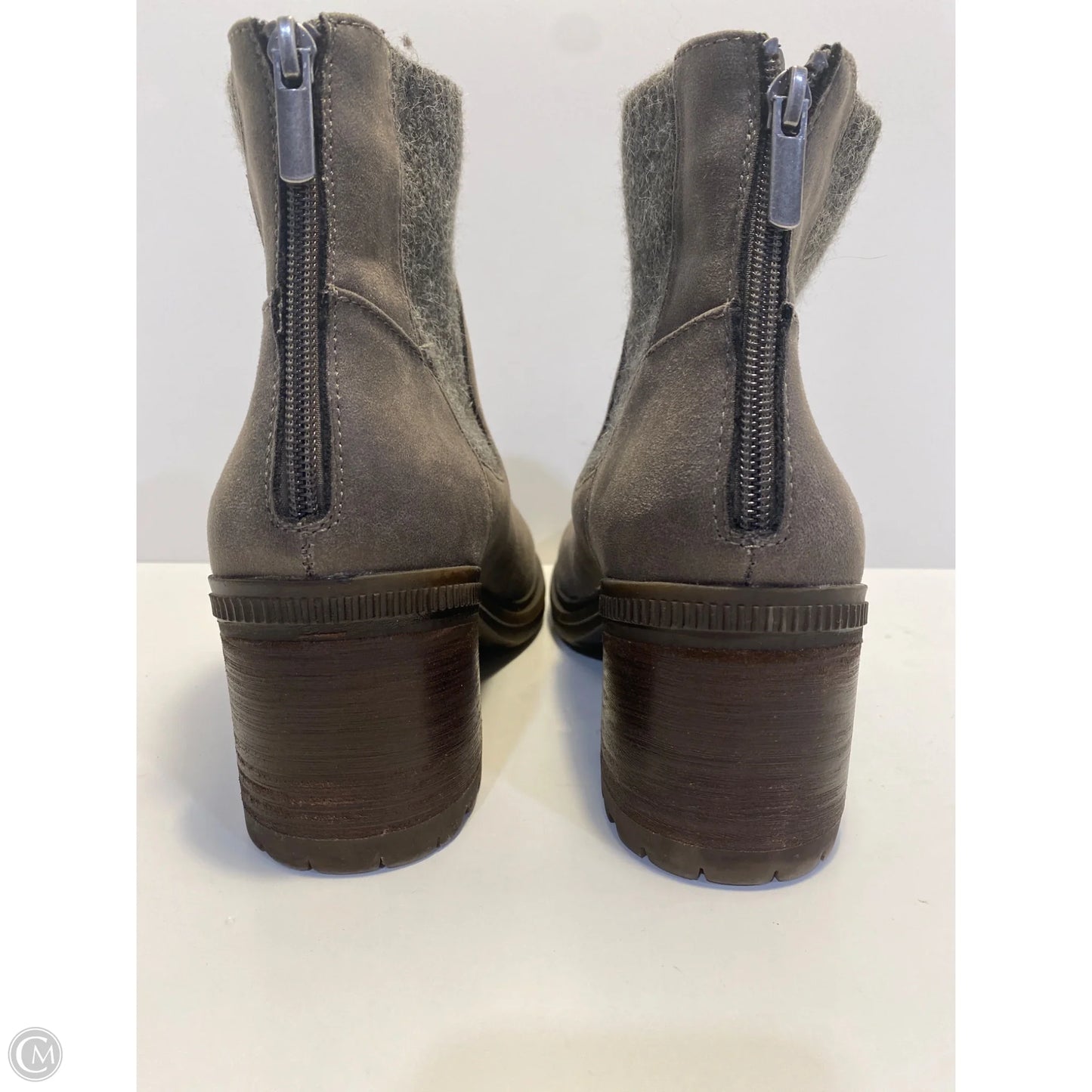 Boots Ankle Heels By Clothes Mentor In Grey, Size: 9