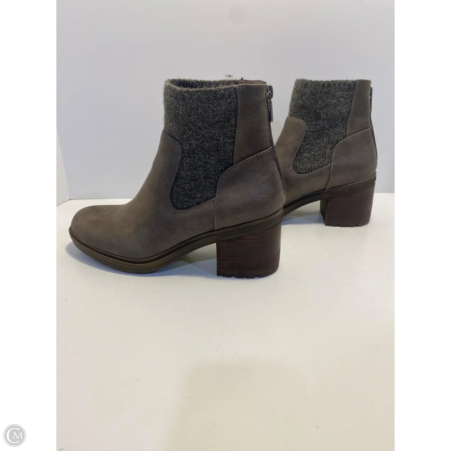 Boots Ankle Heels By Clothes Mentor In Grey, Size: 9