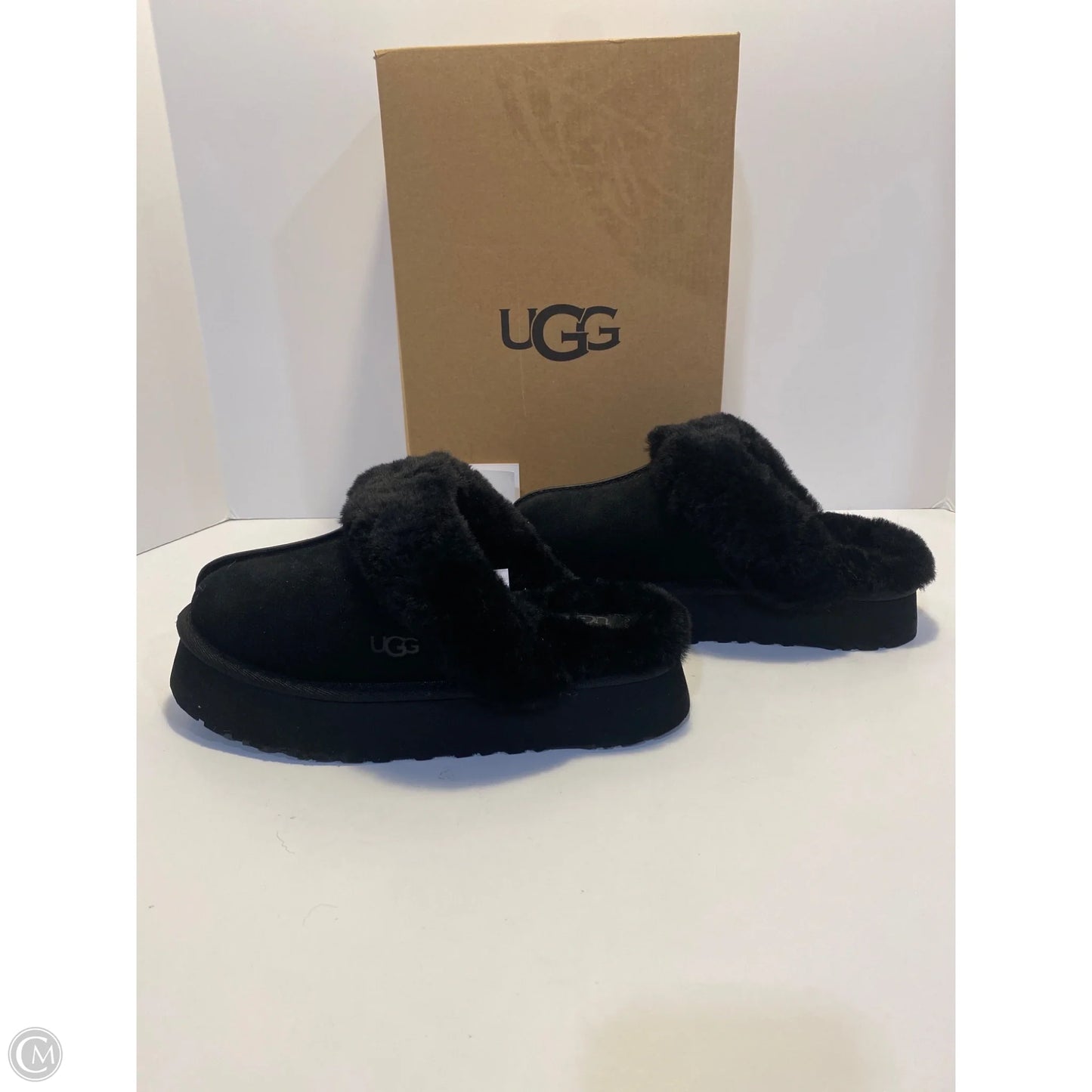 Slippers Designer By Ugg In Black, Size: 7