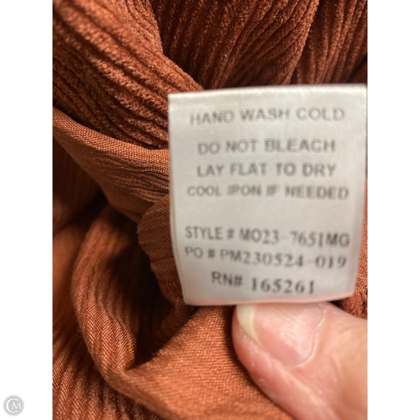 Top Long Sleeve By Clothes Mentor In Copper, Size: L