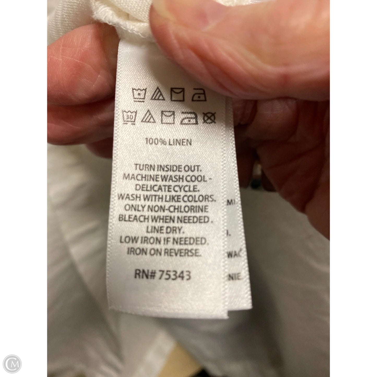 Top Long Sleeve By Tahari In White, Size: 1x