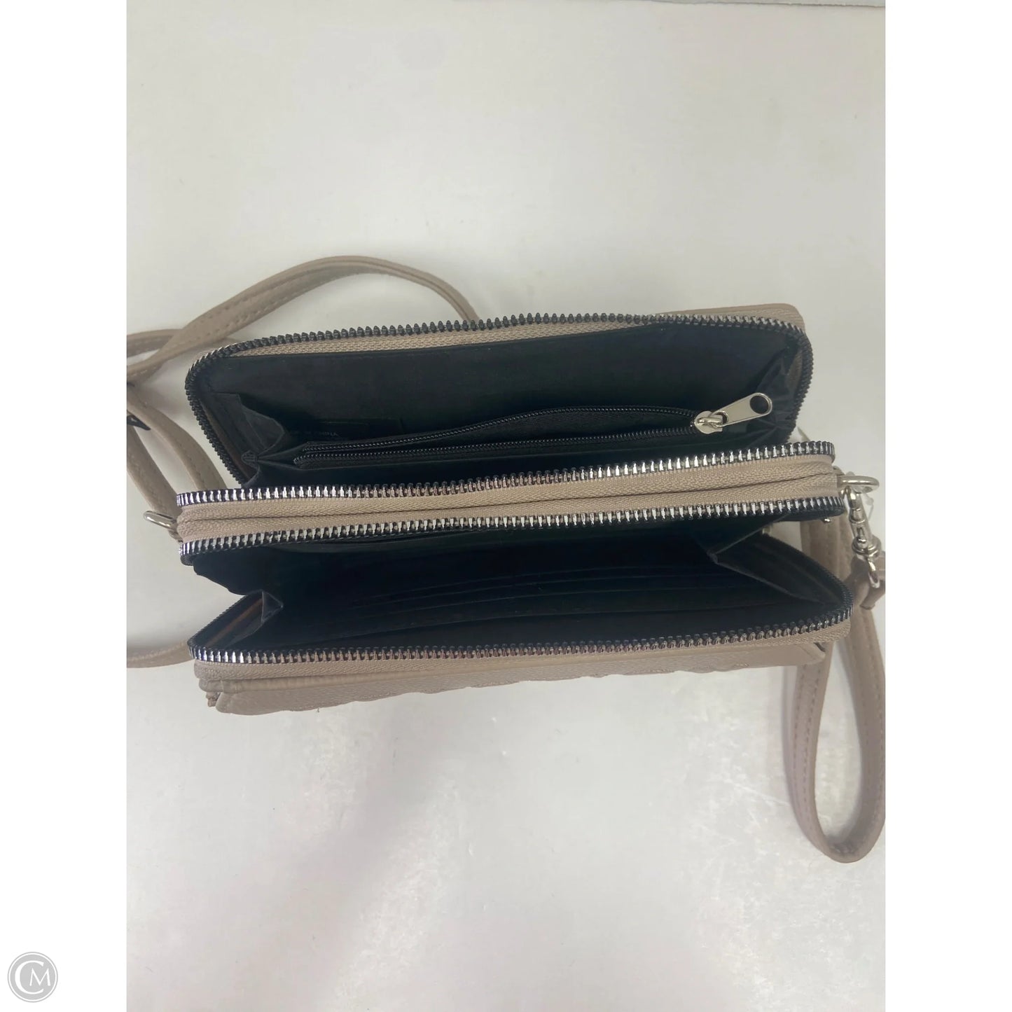 Crossbody By Kenneth Cole Reaction, Size: Medium