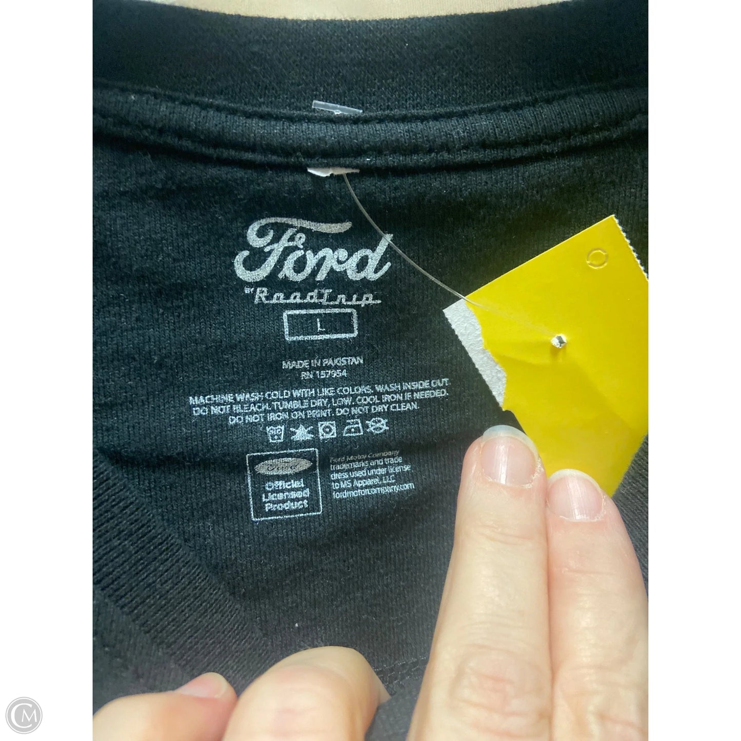 Top Short Sleeve By Clothes Mentor In Black, Size: L