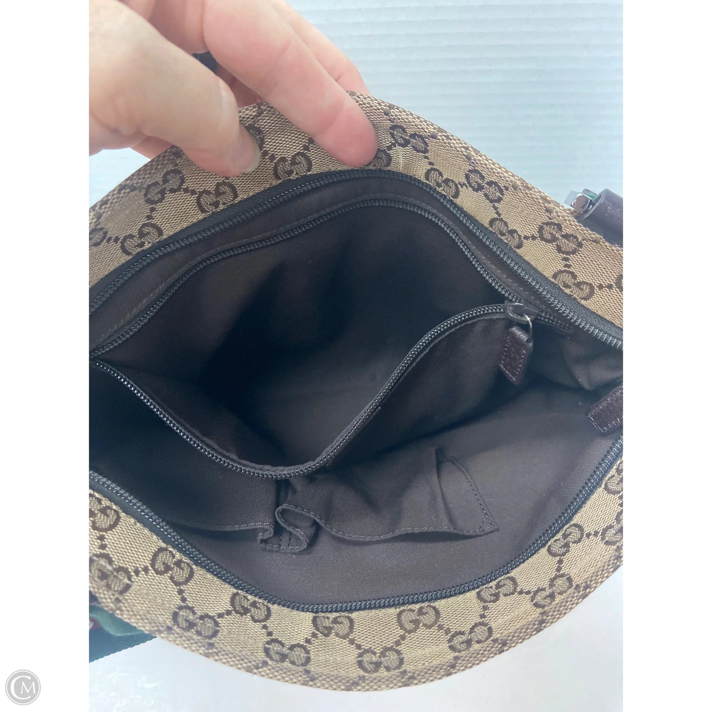 Handbag Luxury Designer By Gucci, Size: Medium