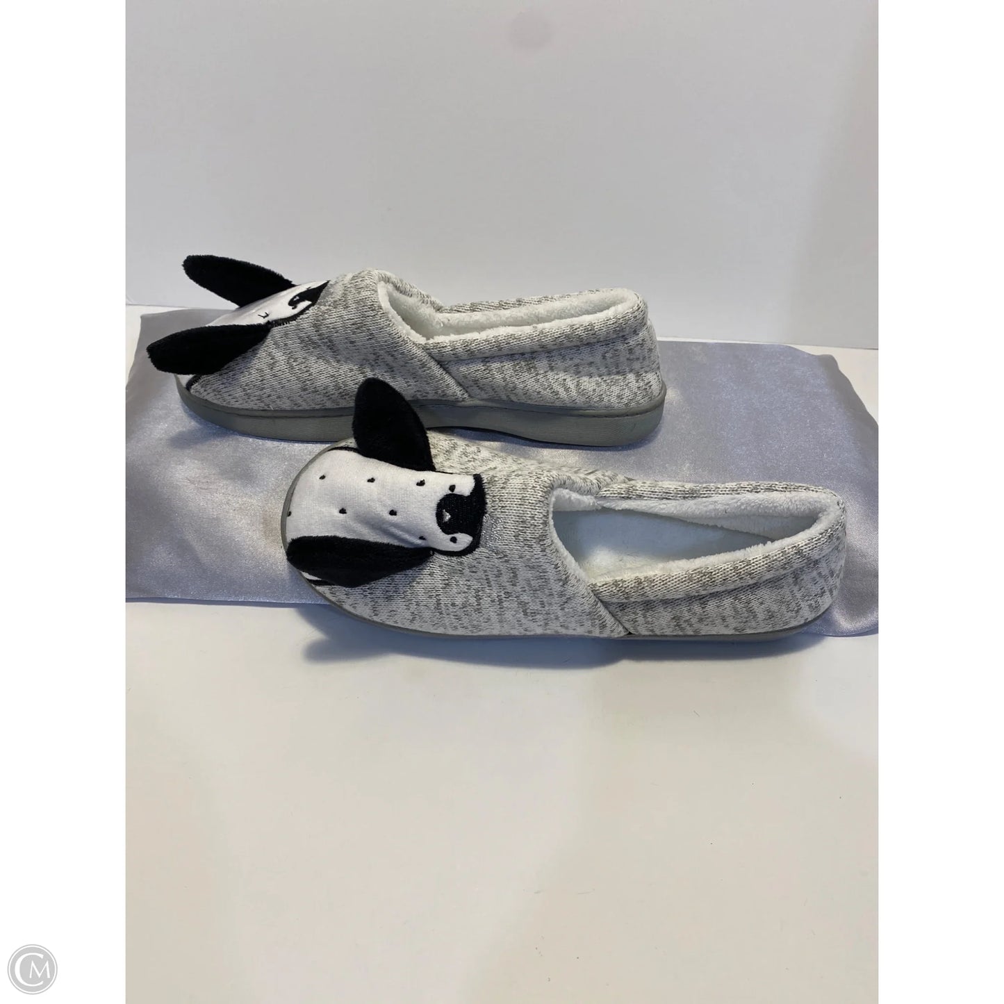 Slippers By Clothes Mentor In Grey