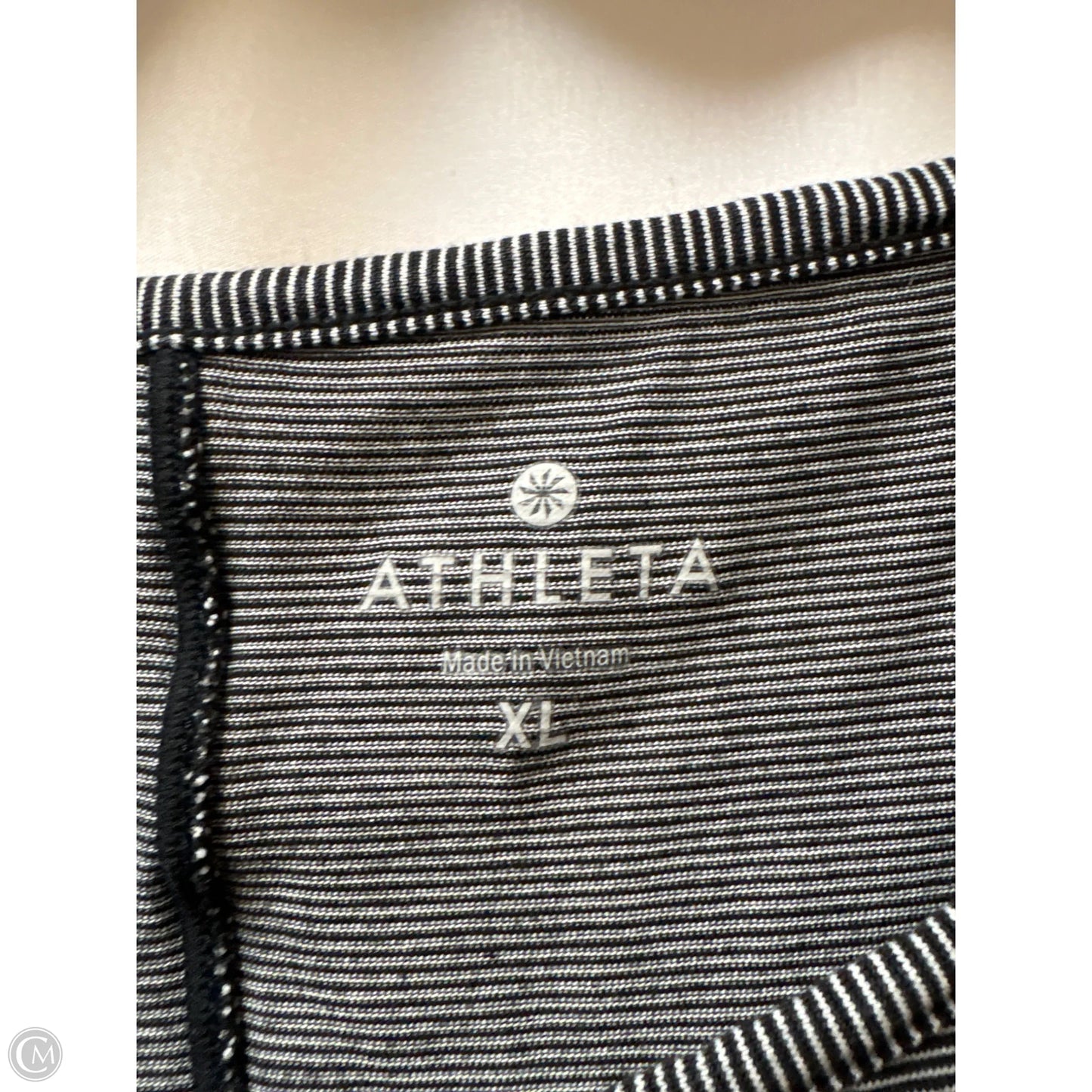 Athletic Top Long Sleeve Collar By Athleta In Black, Size: Xl