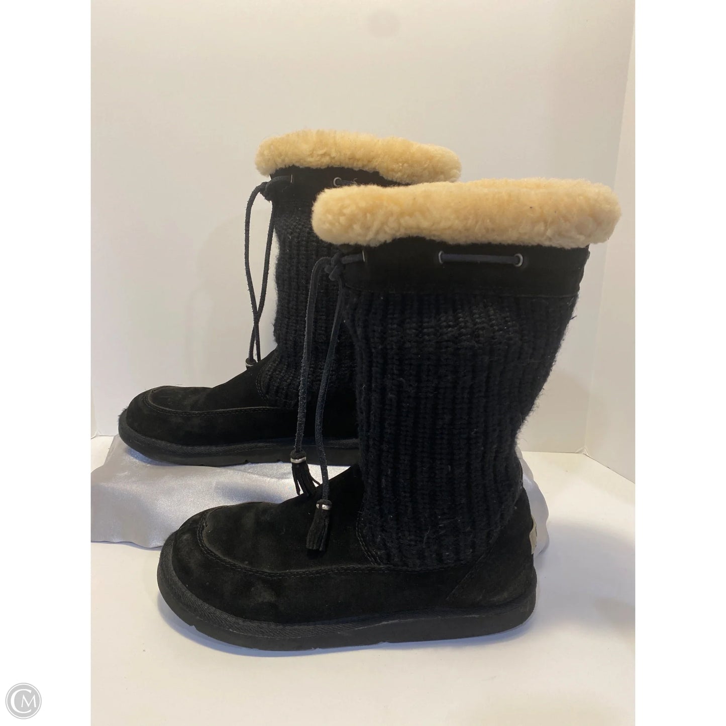 Boots Designer By Ugg In Black, Size: 9
