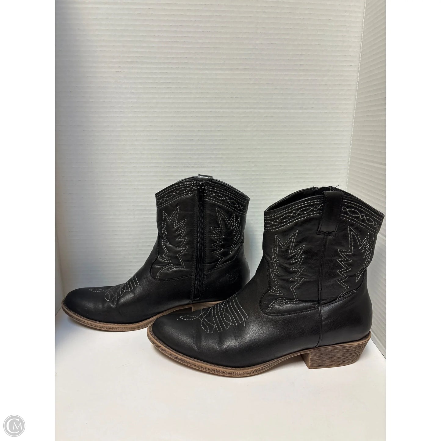 Boots Ankle Heels By Clothes Mentor In Black, Size: 8