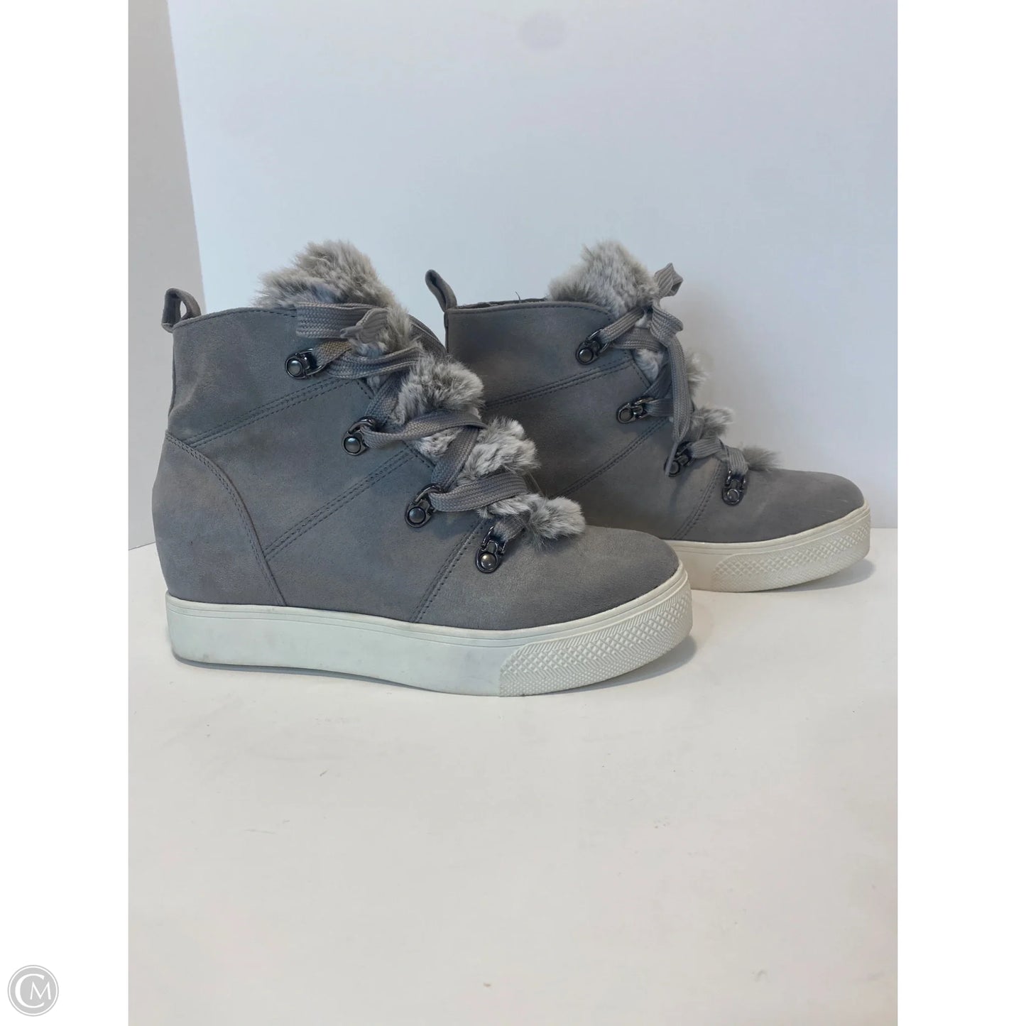 Shoes Flats By Very G In Grey, Size: 8