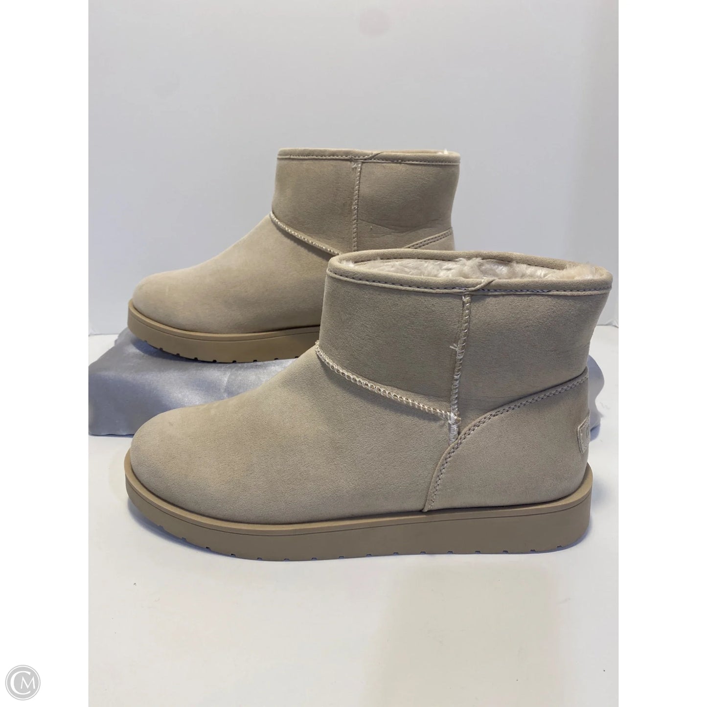 Boots Ankle Flats By Clothes Mentor In Cream, Size: 10