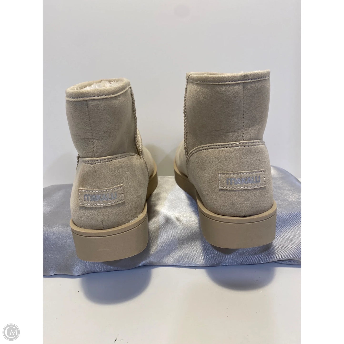 Boots Ankle Flats By Clothes Mentor In Cream, Size: 10