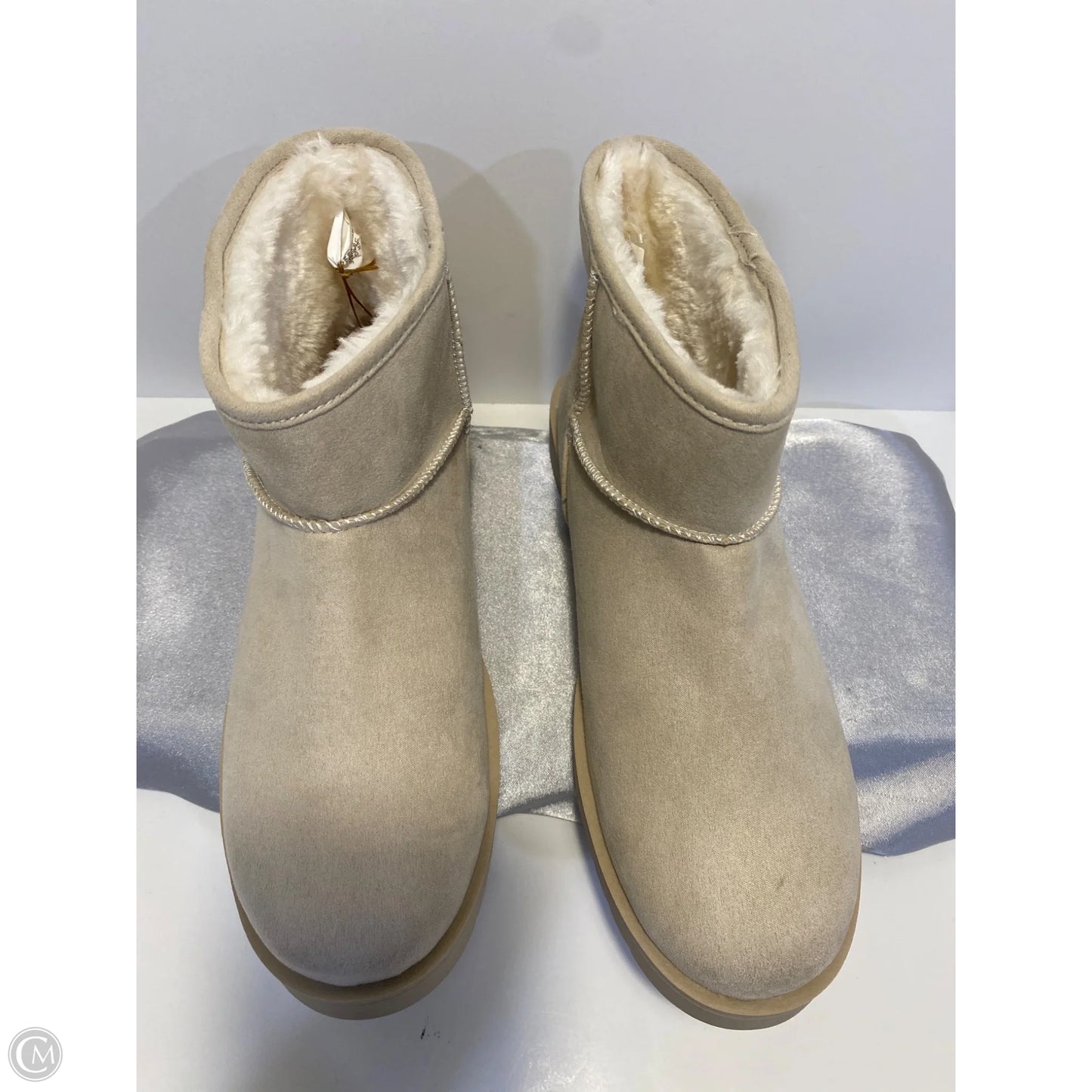 Boots Ankle Flats By Clothes Mentor In Cream, Size: 10