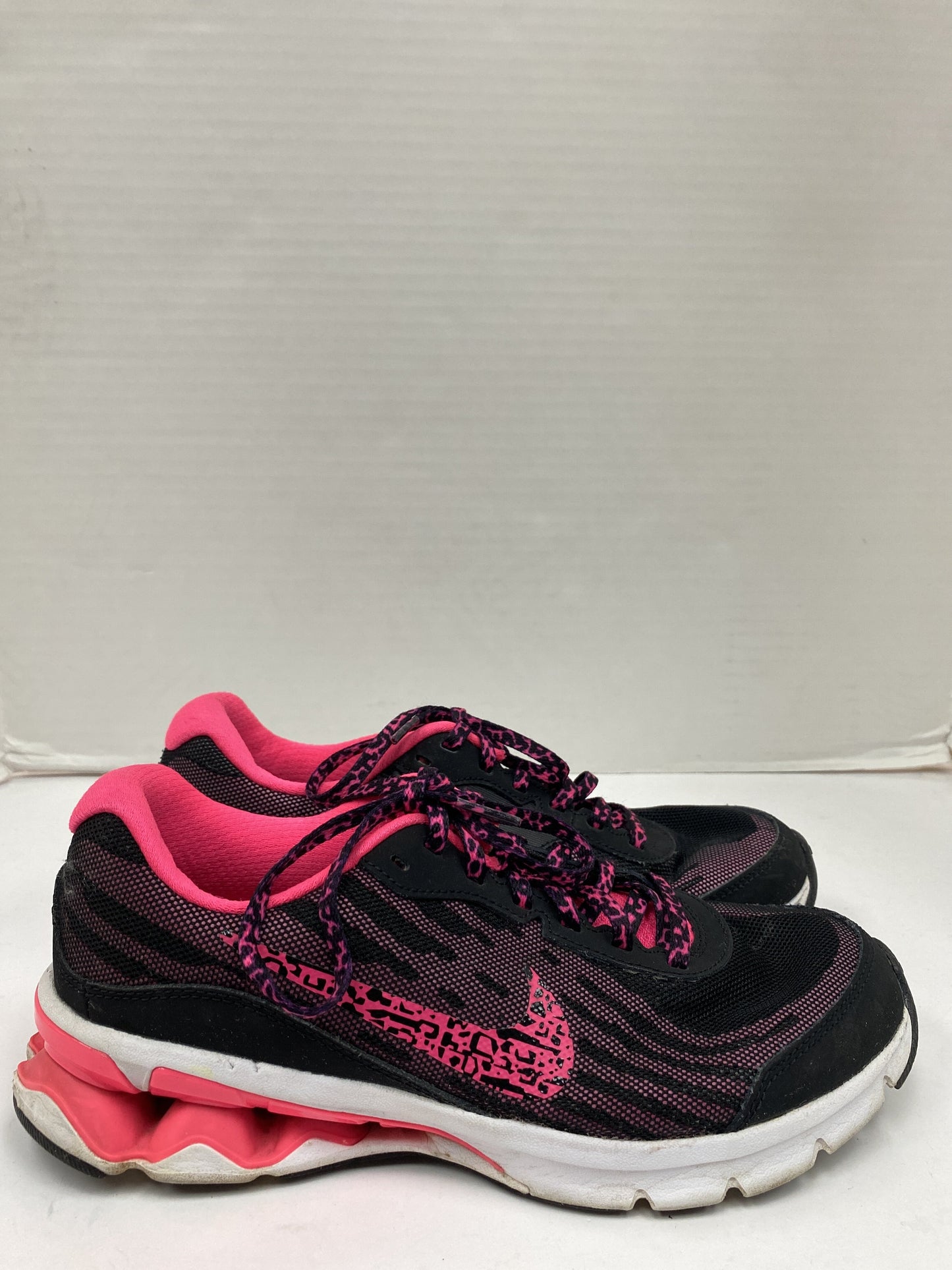 Shoes Athletic By Nike Size: 7