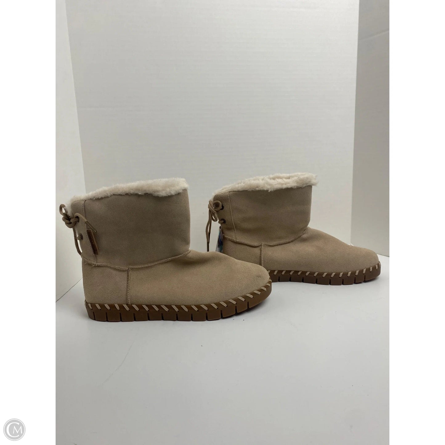 Boots Ankle Flats By Muk Luks In Cream, Size: 9