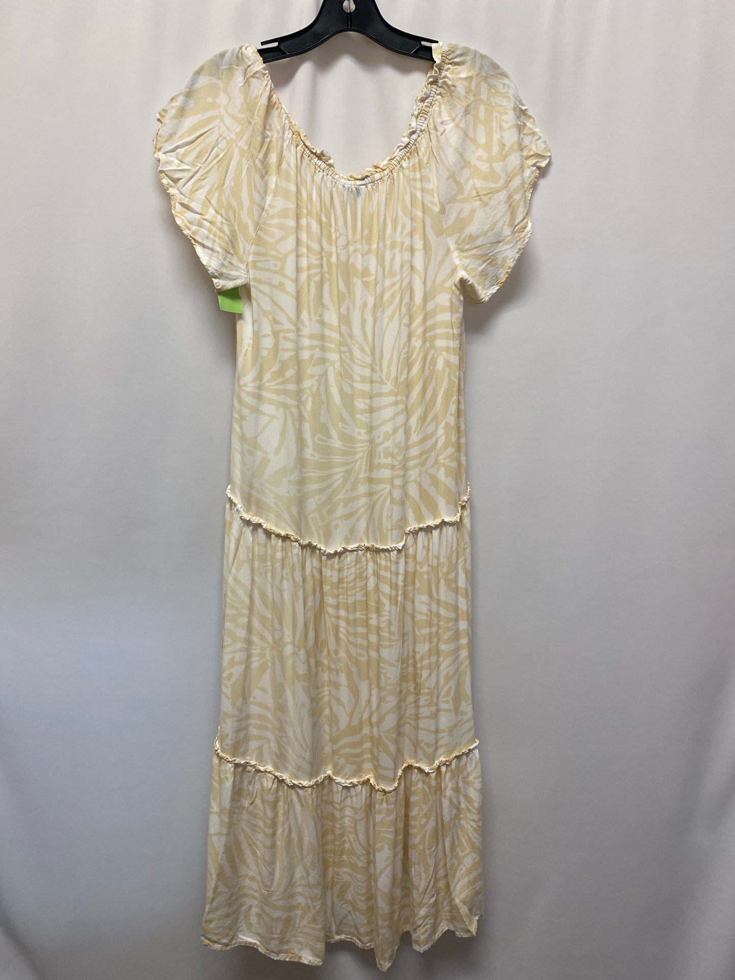 Dress Casual Maxi By Clothes Mentor Size: M