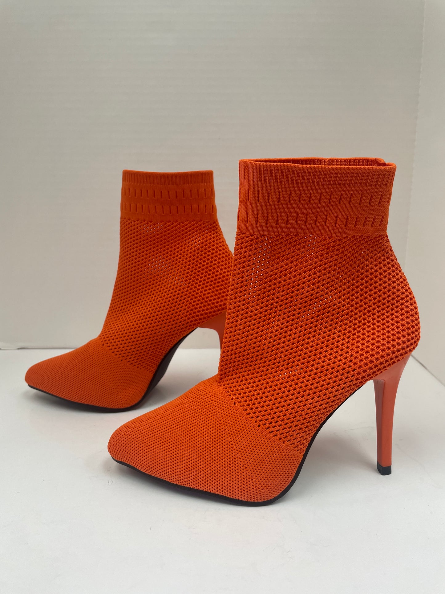 Boots Ankle Heels By Cmf Size: 6.5