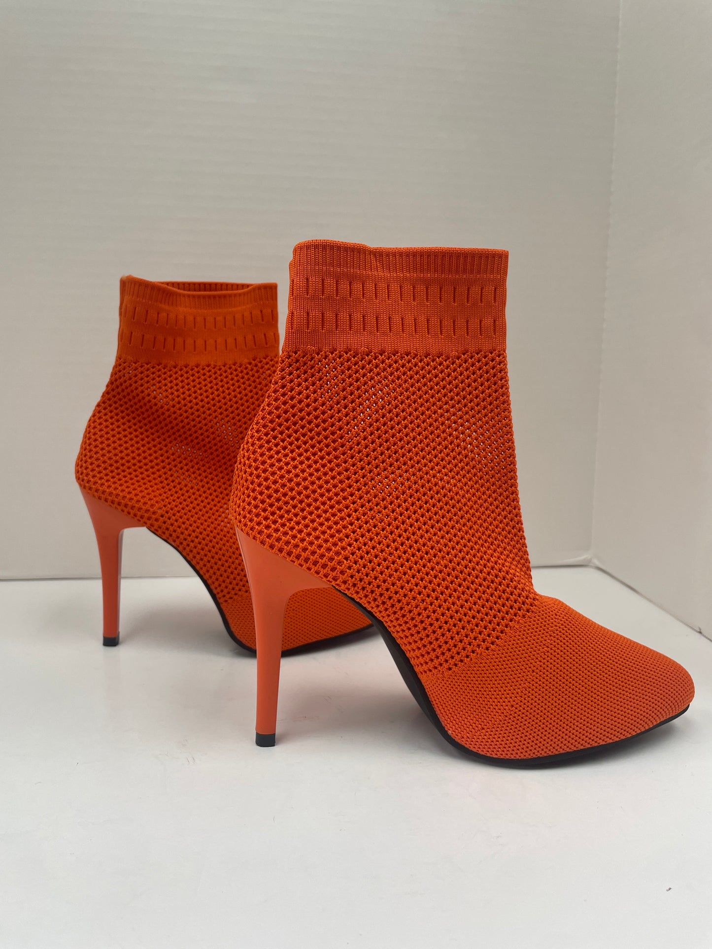 Boots Ankle Heels By Cmf Size: 6.5