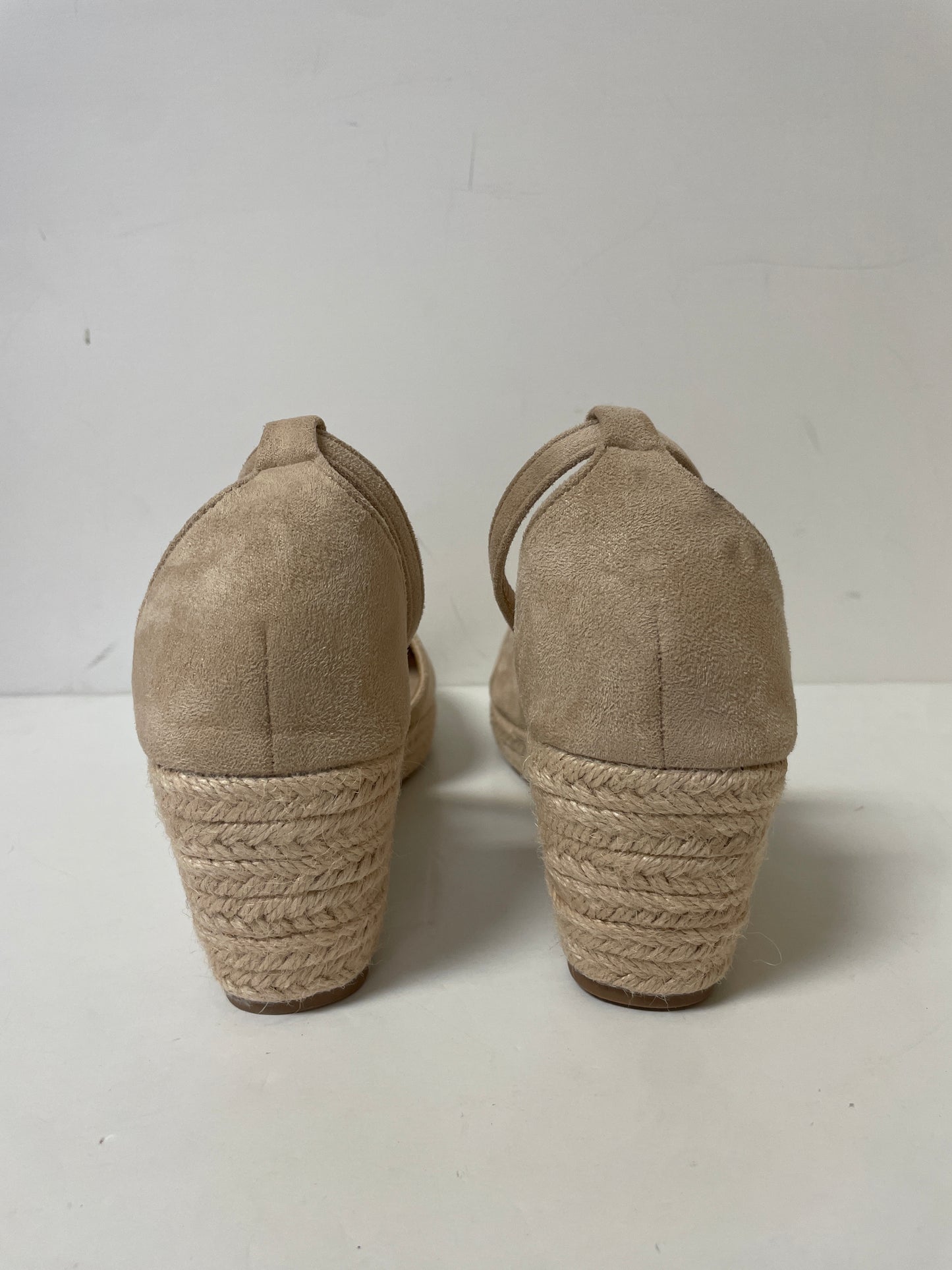 Shoes Flats By Cmf In Cream, Size: 9.5